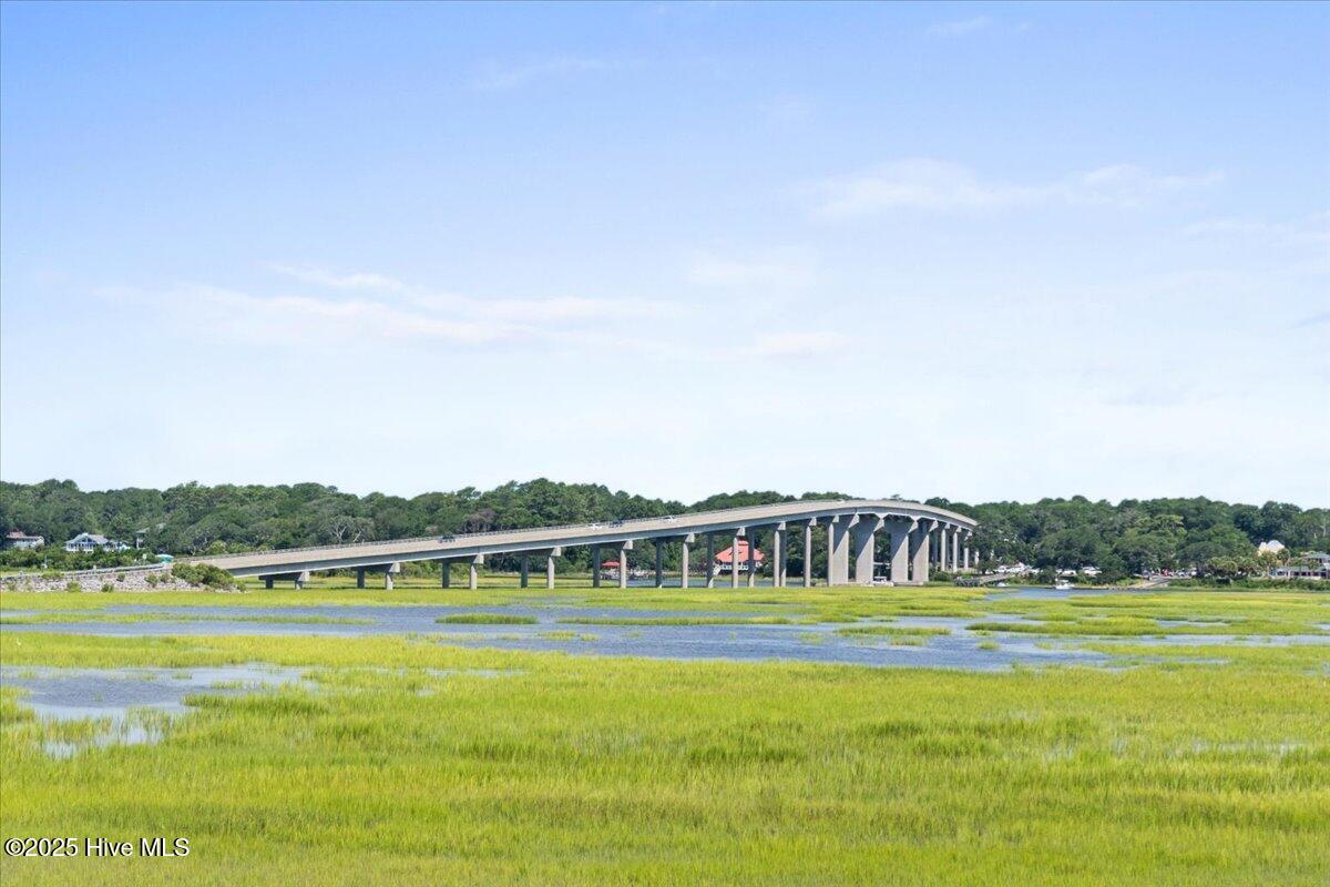 100548122 | Photo 60