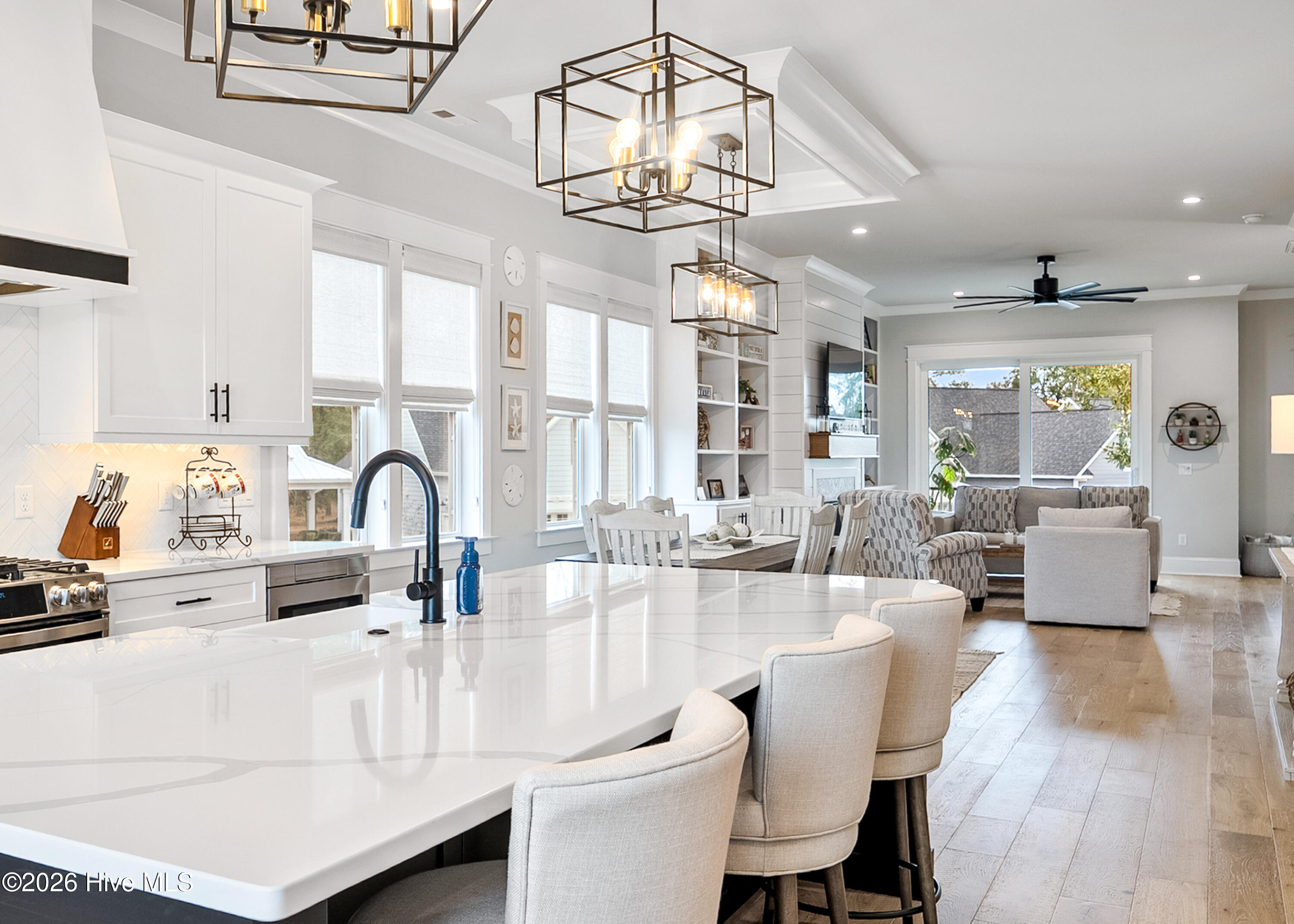 100549479 | Photo 23