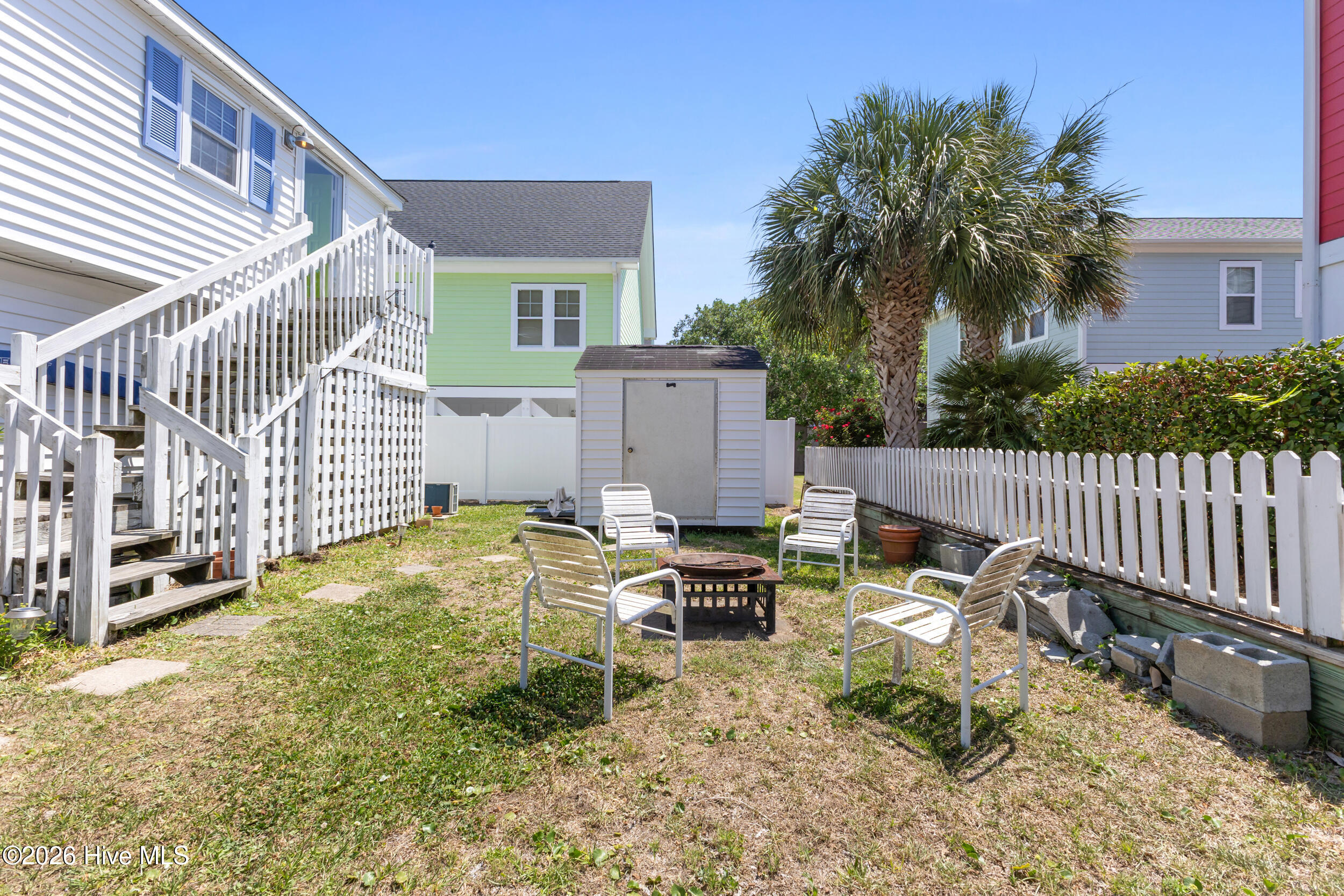 100576103 | Photo 64