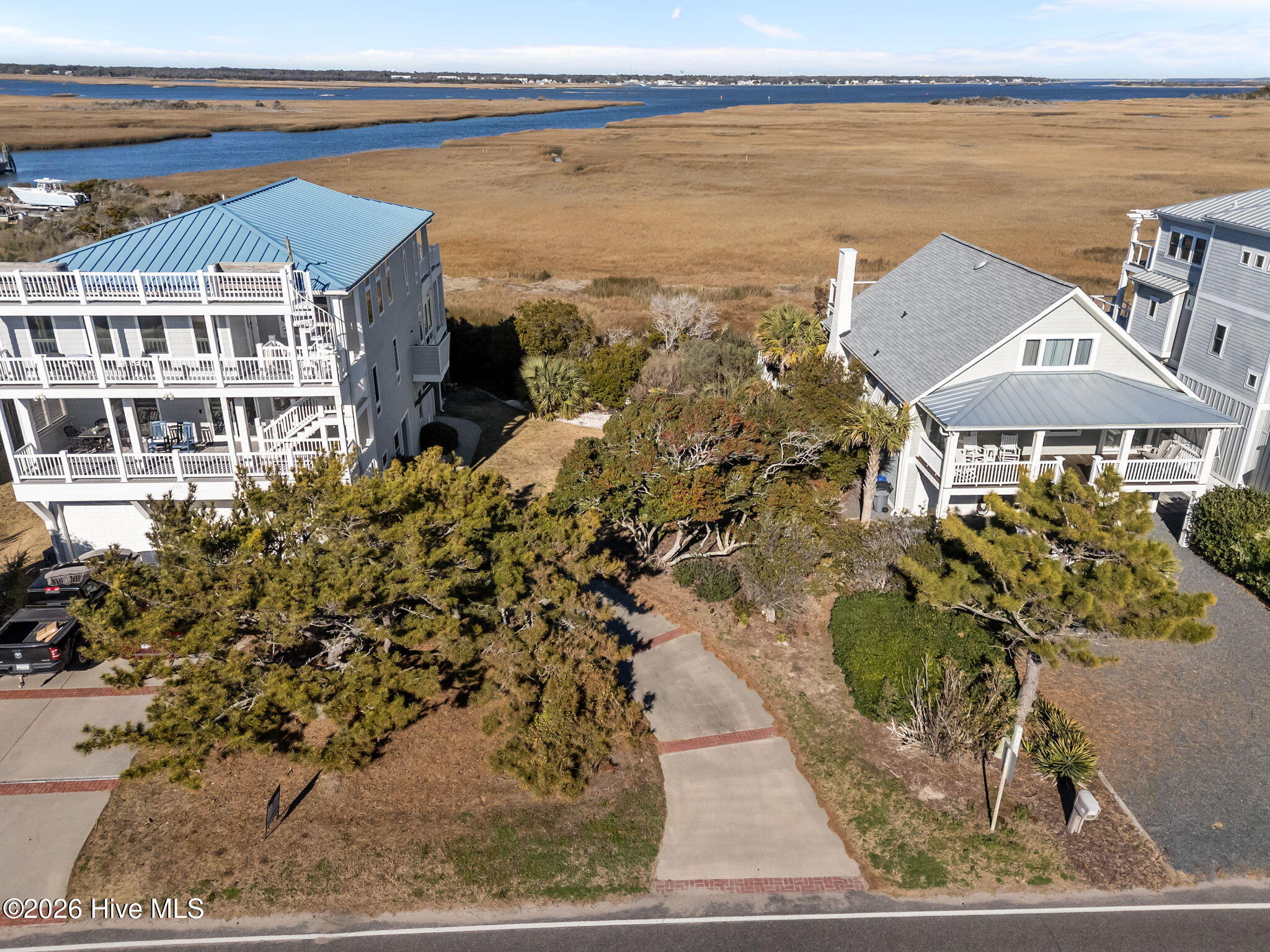 100550406 | Photo 22