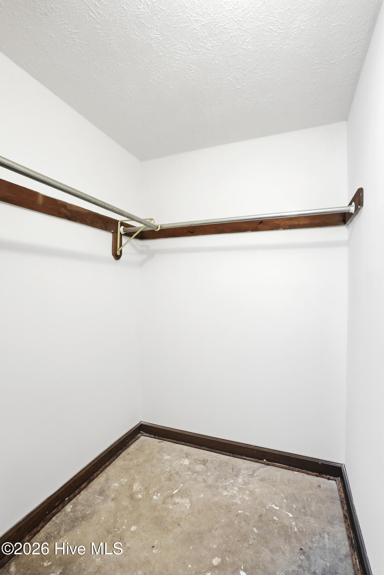 100568902 | Photo 37