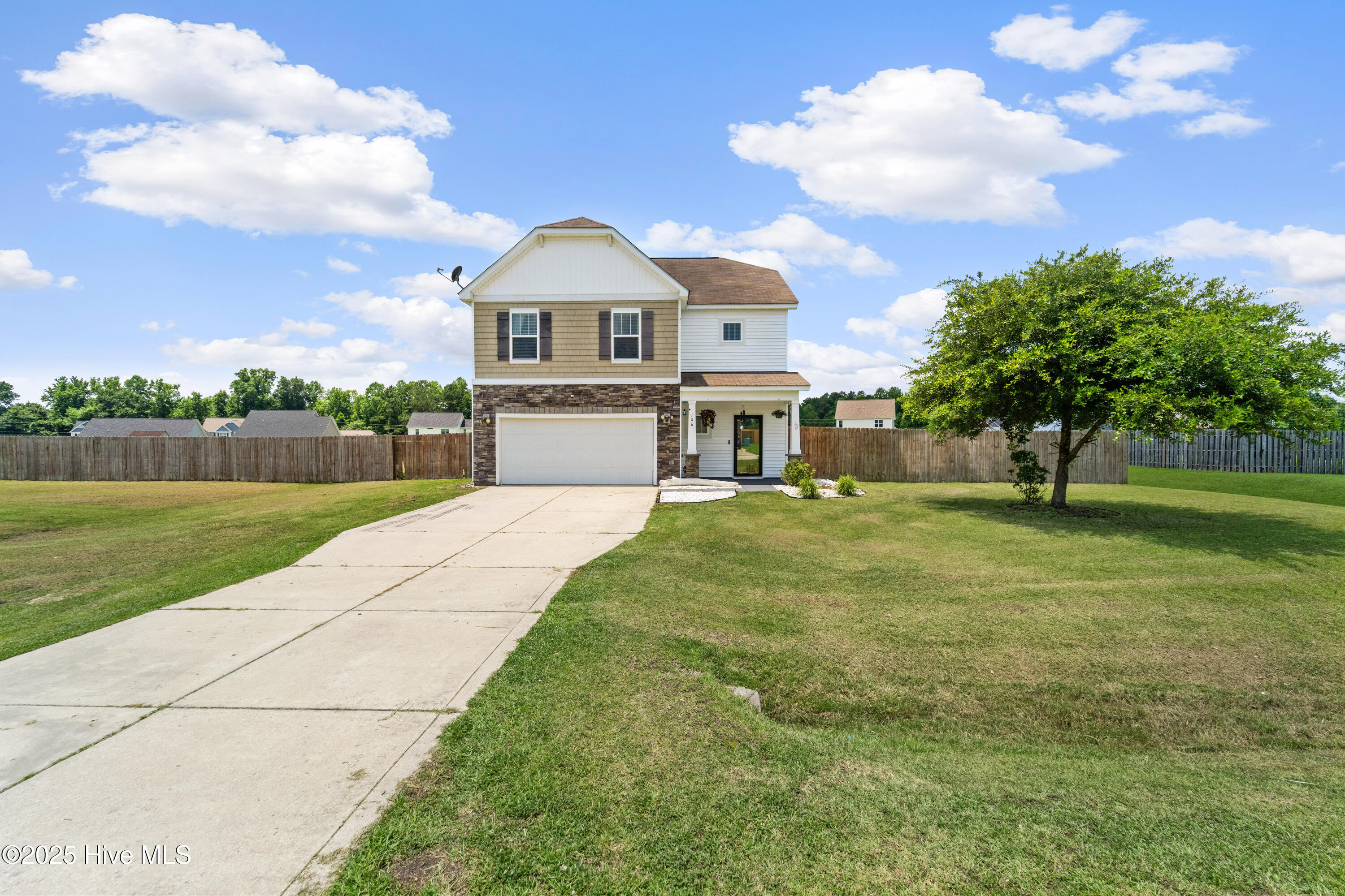 106 Moss Creek Drive, Jacksonville, NC 28540 – photo 6: DSC07597