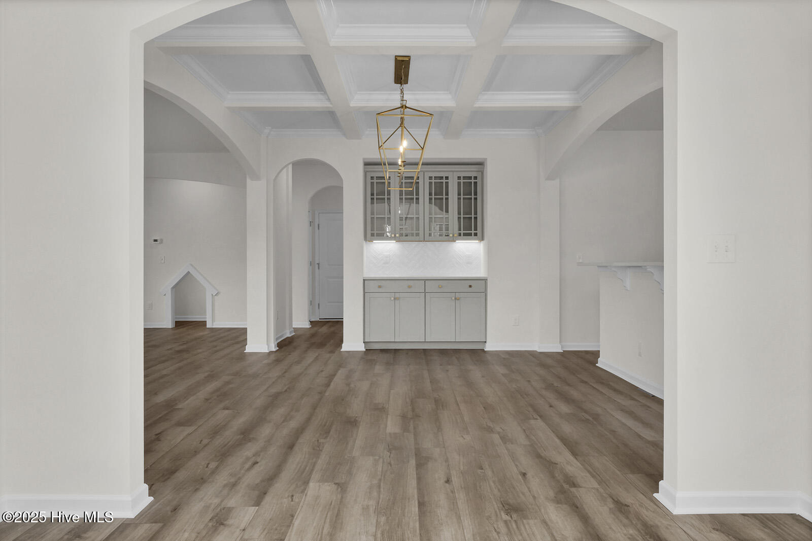 100497976 | Photo 17