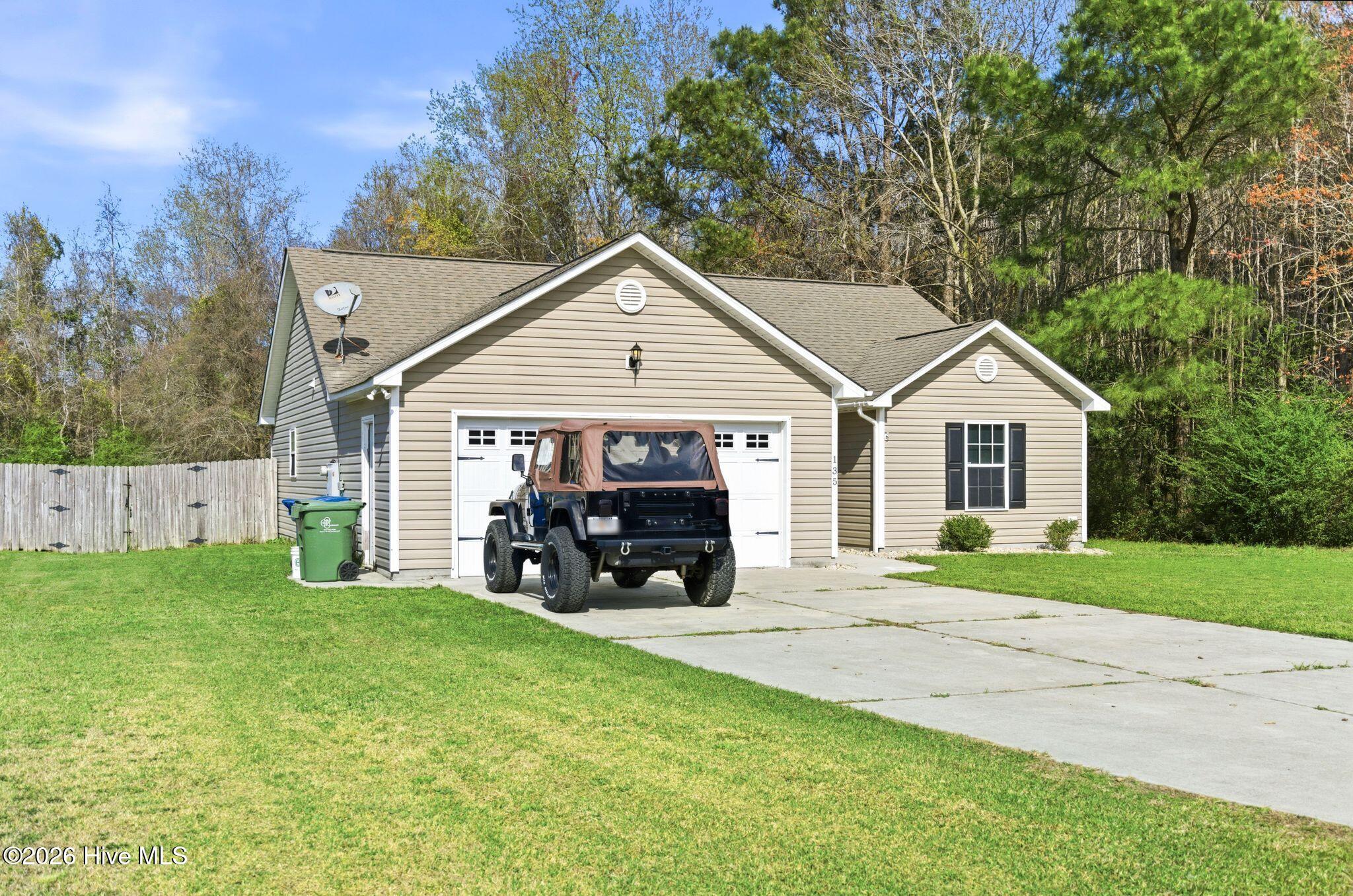 100563637 | Photo 46