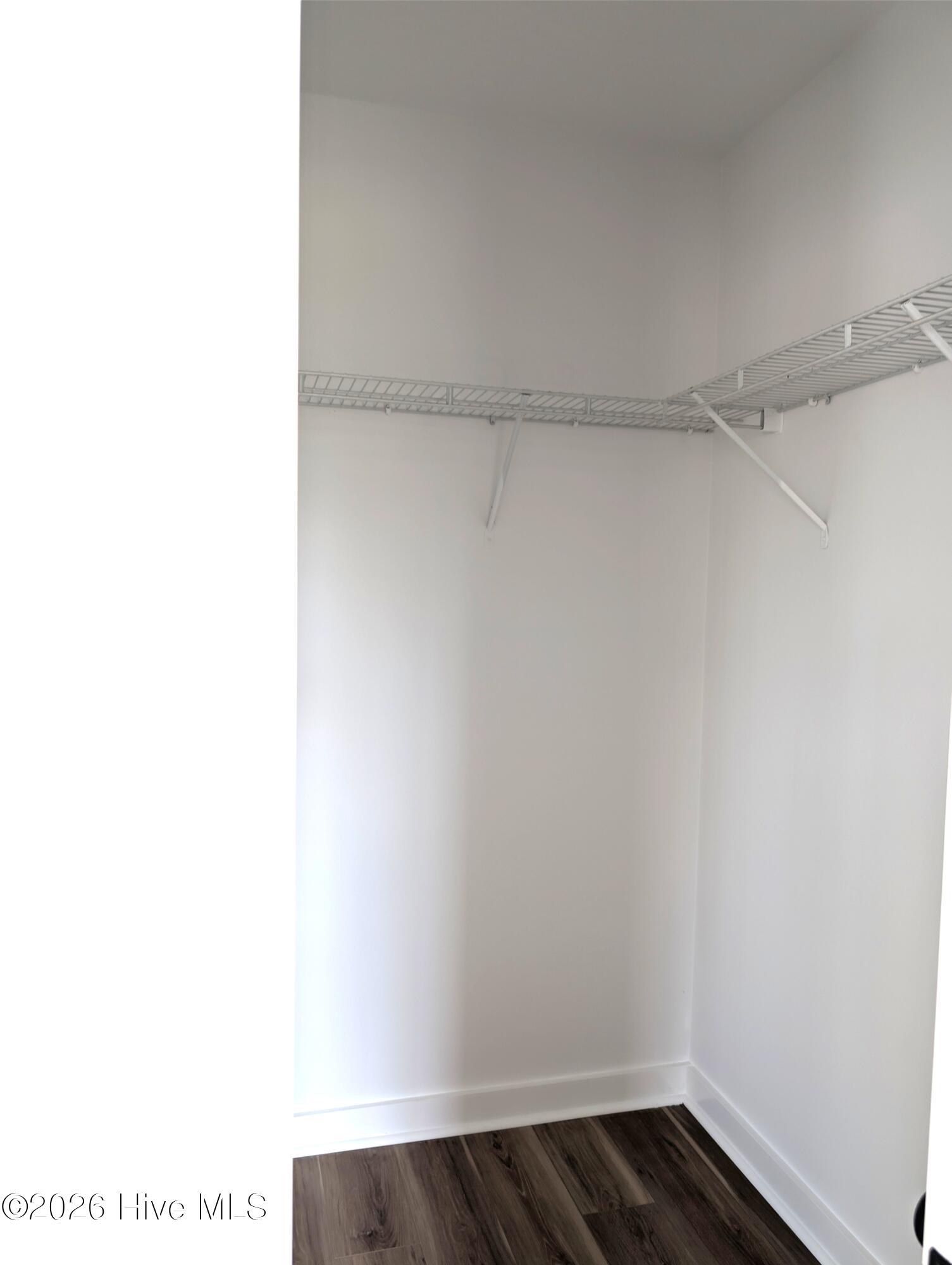 100563648 | Photo 10