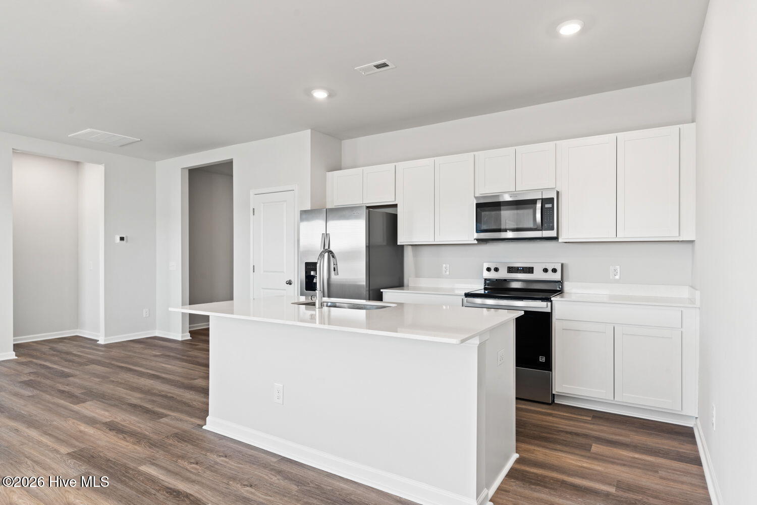 100535039 | Photo 15