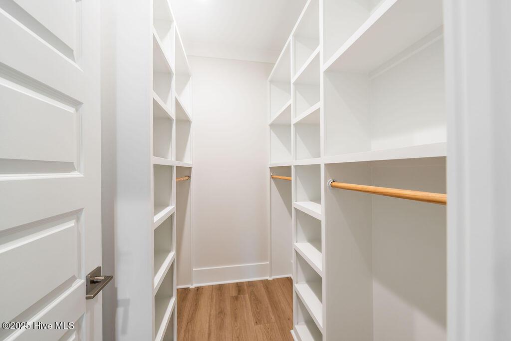 100522858 | Photo 22