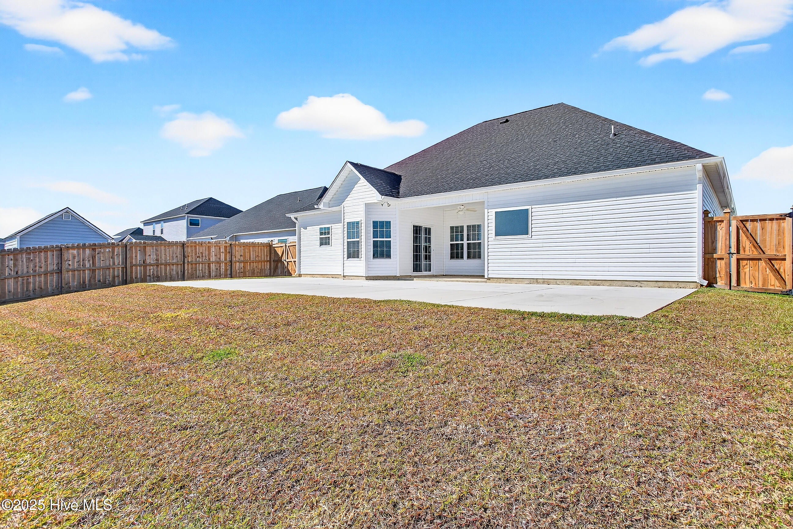 100539461 | Photo 30