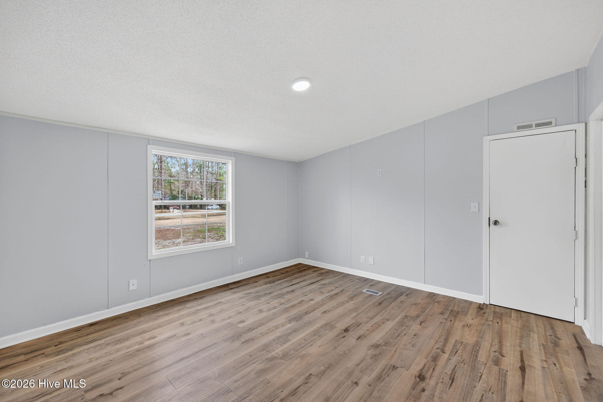 100556800 | Photo 22