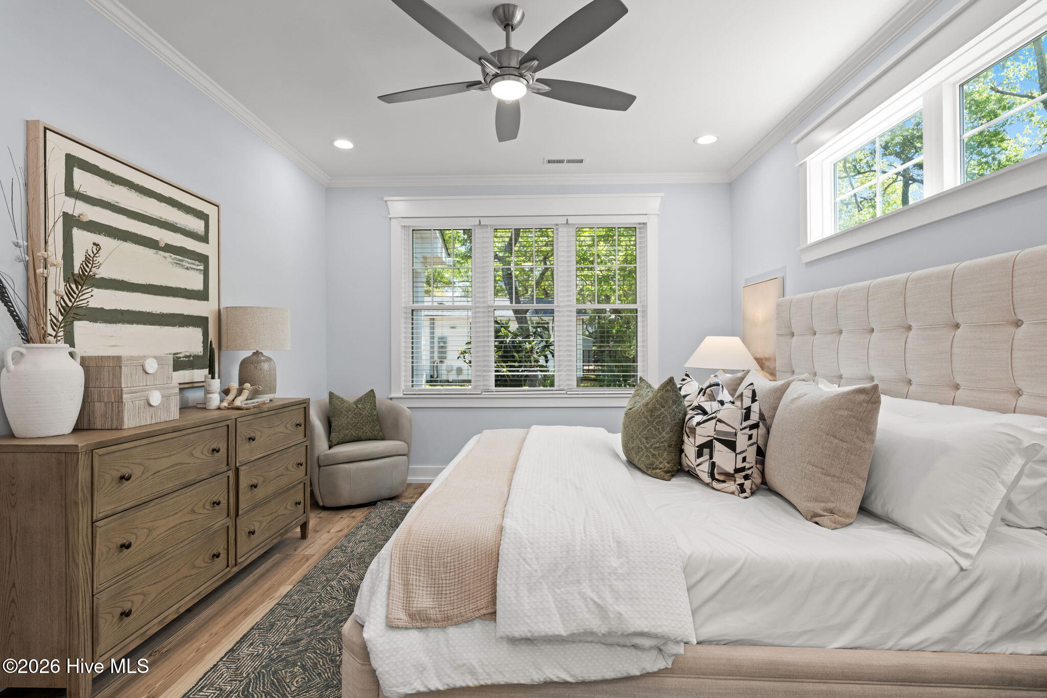 100546665 | Photo 29