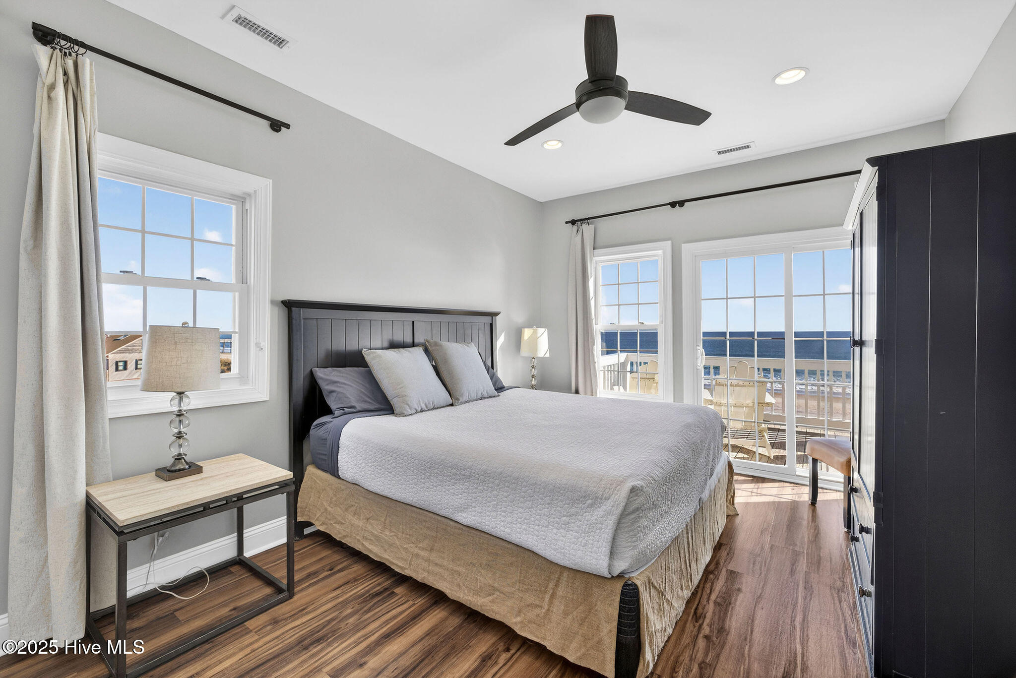 100544779 | Photo 41