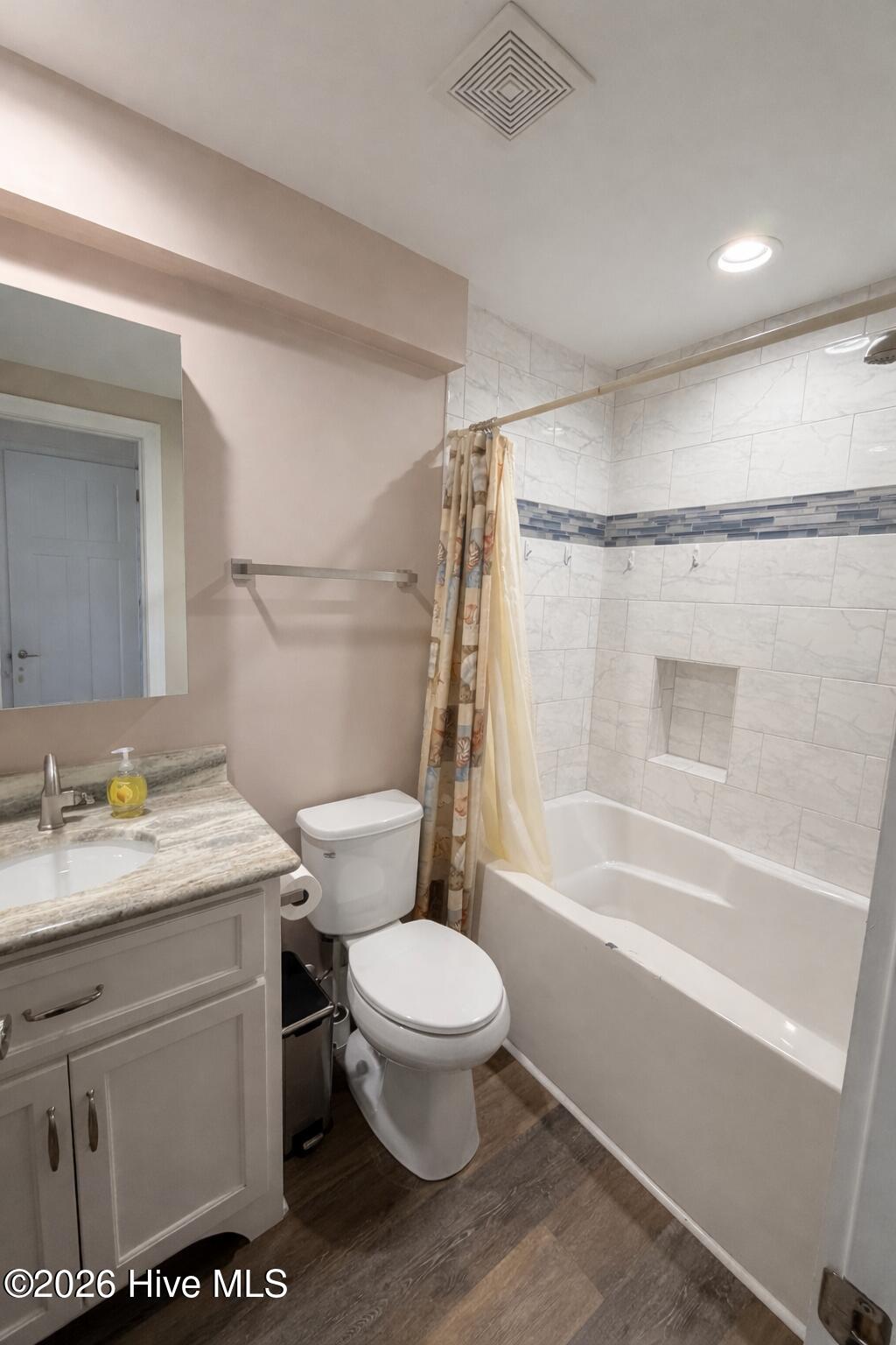 100565840 | Photo 12