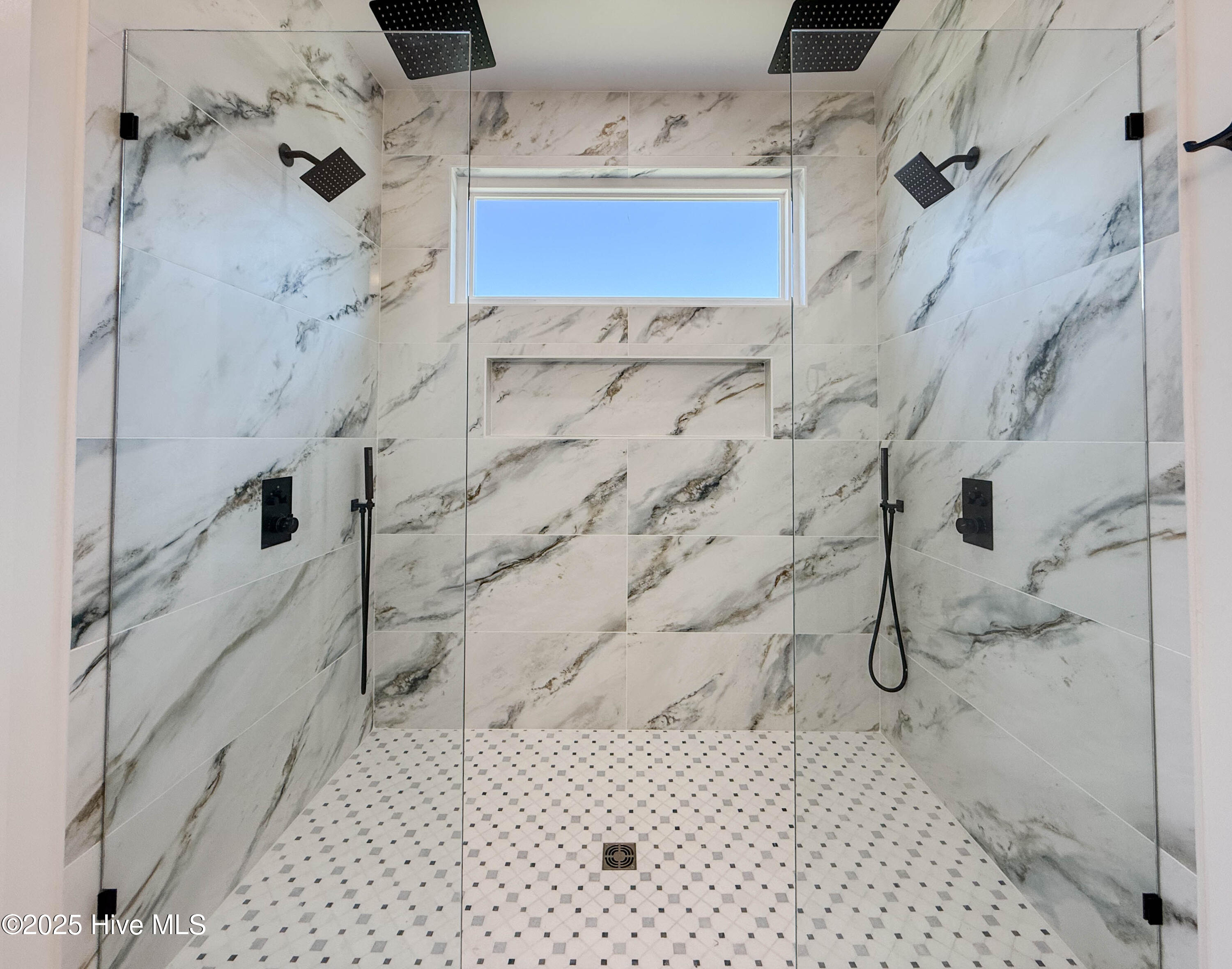 100539536 | Photo 38