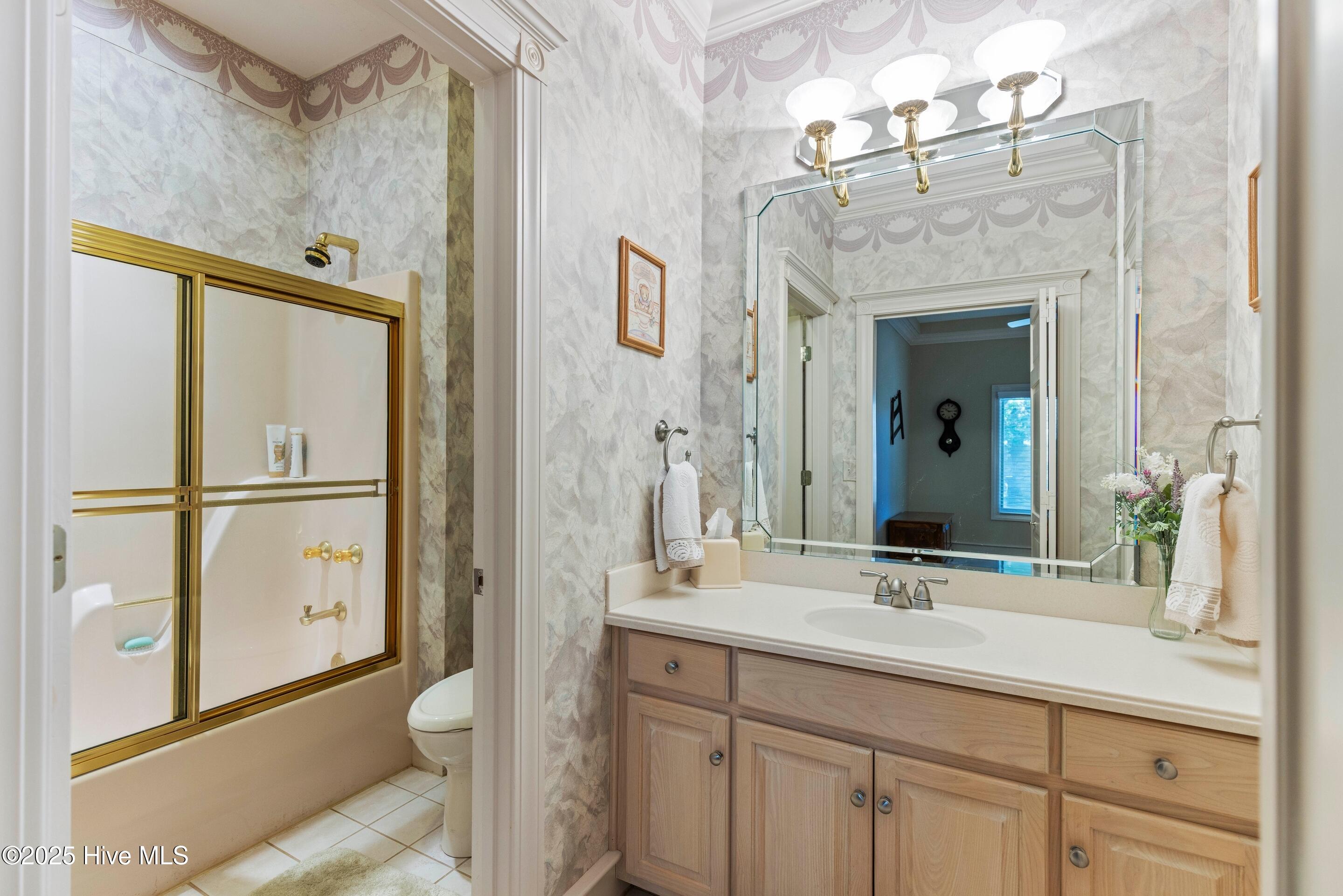 100539115 | Photo 65