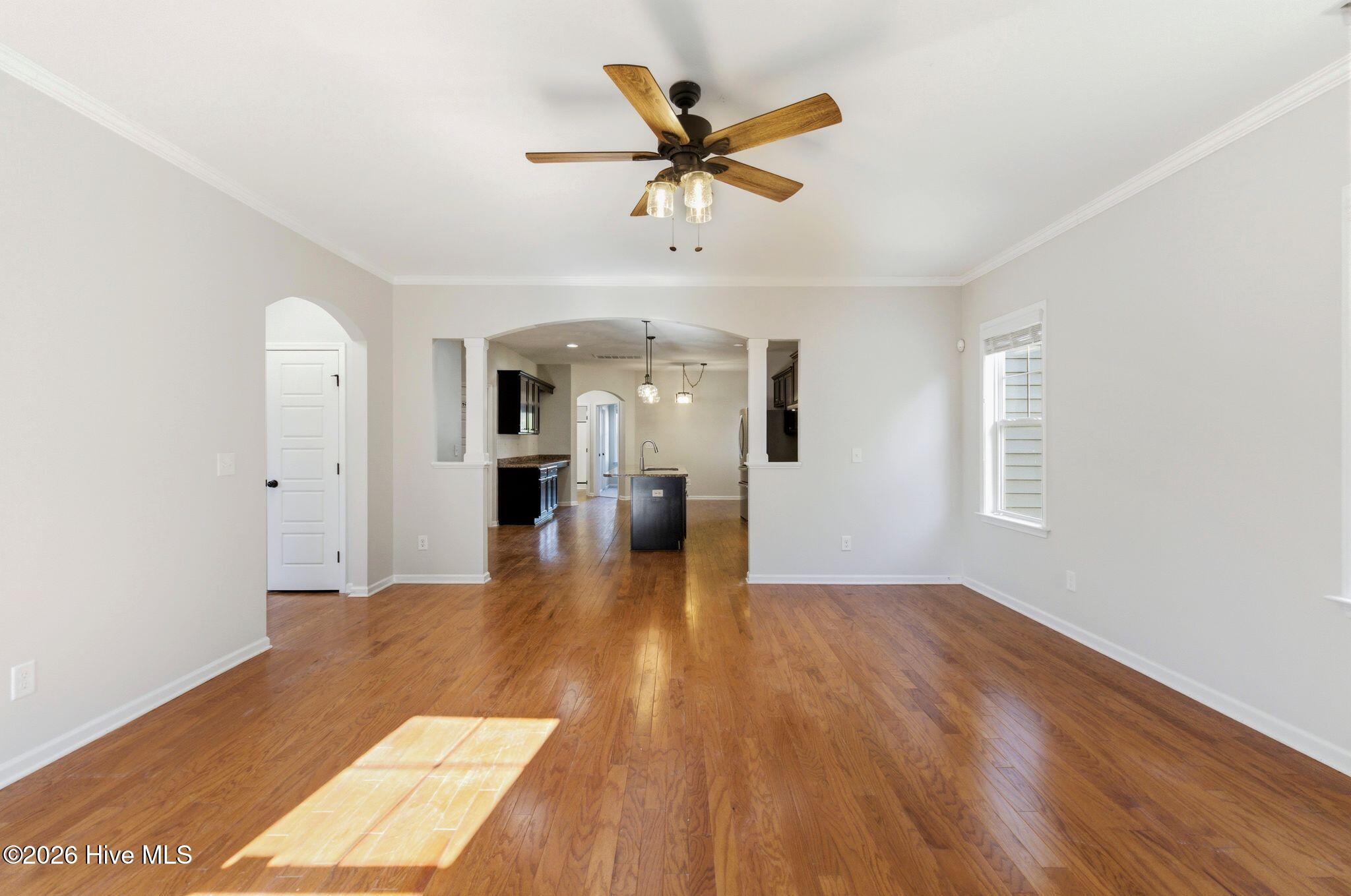 100566859 | Photo 18