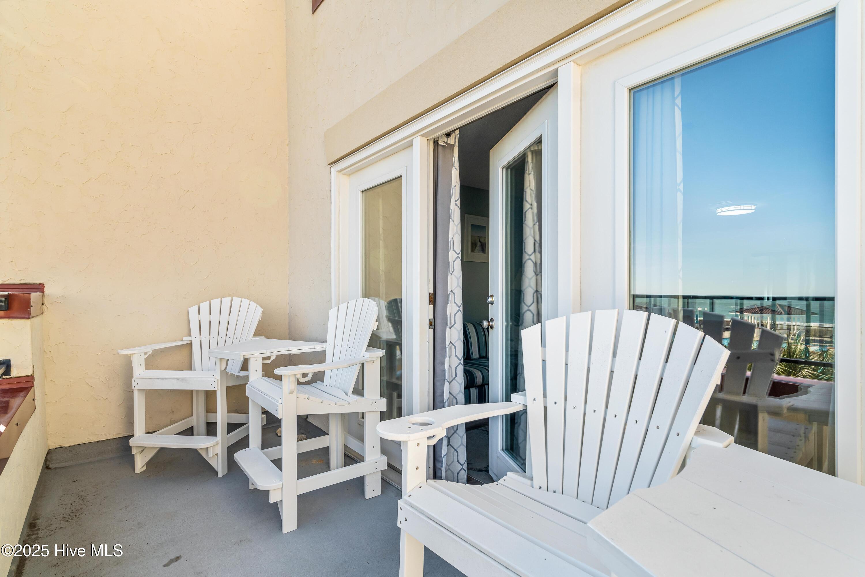 100543136 | Photo 26