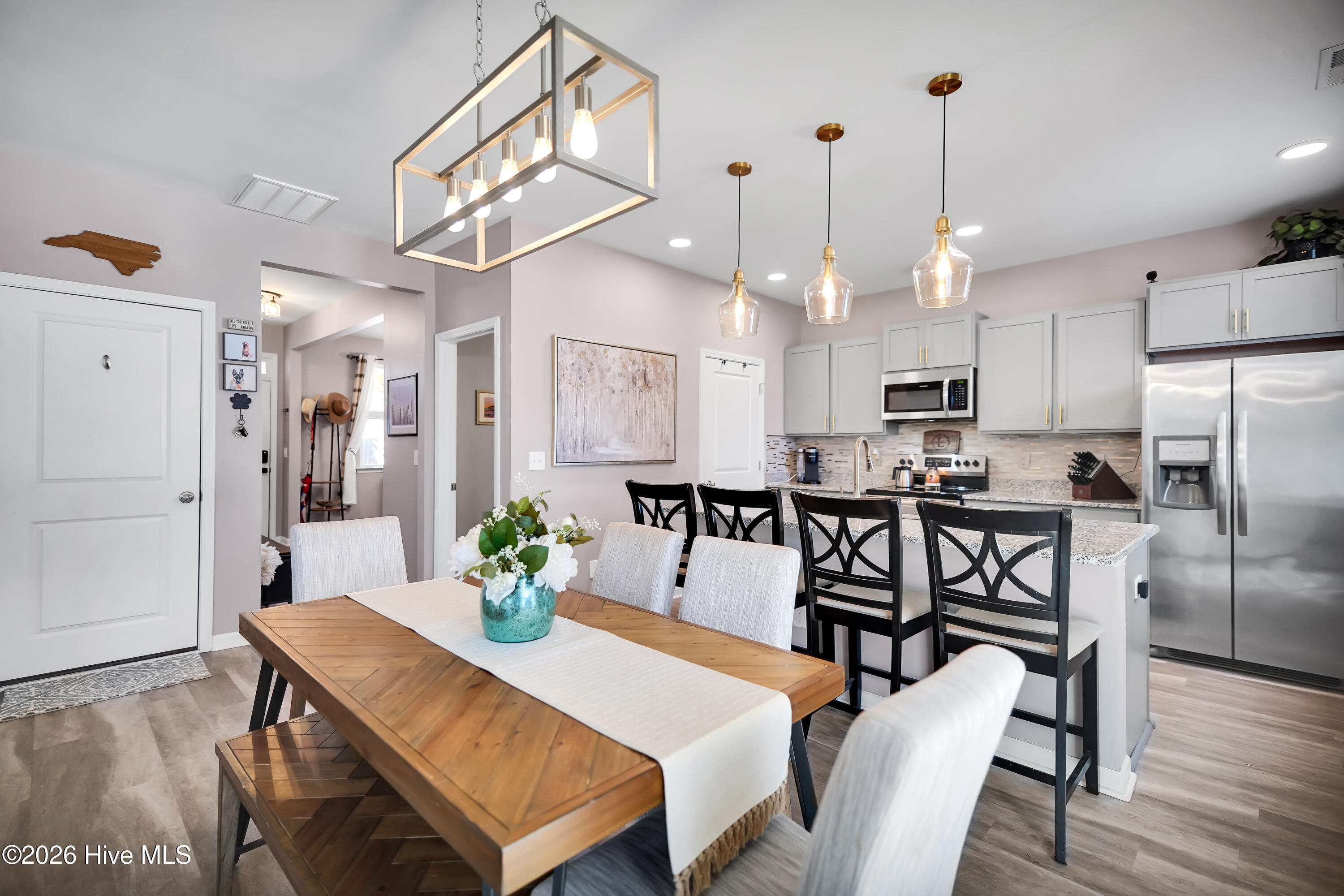 100548211 | Photo 11