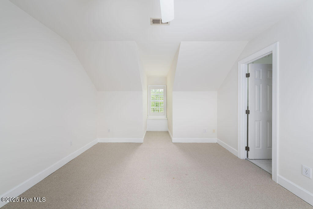 100521918 | Photo 38