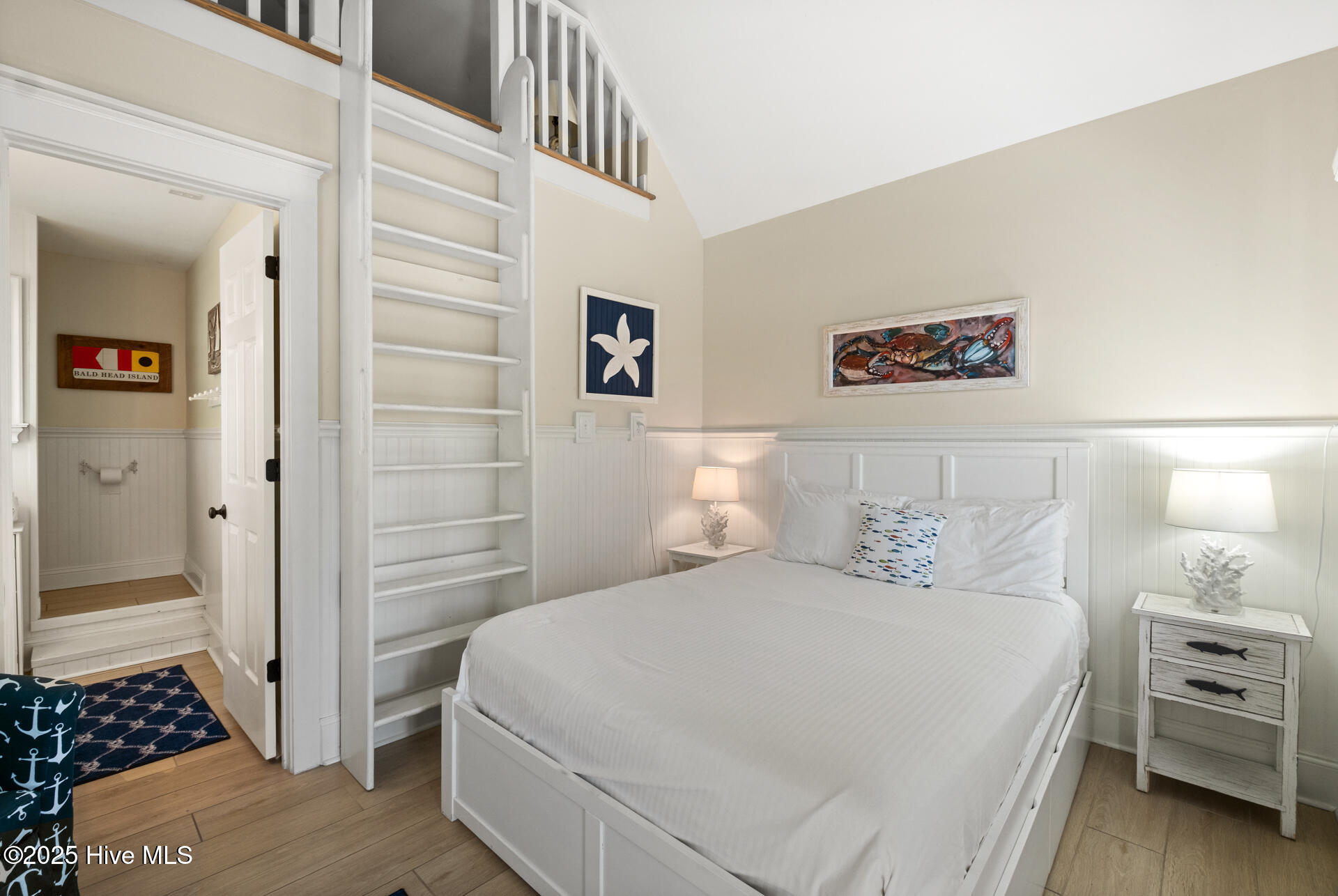 100523176 | Photo 34