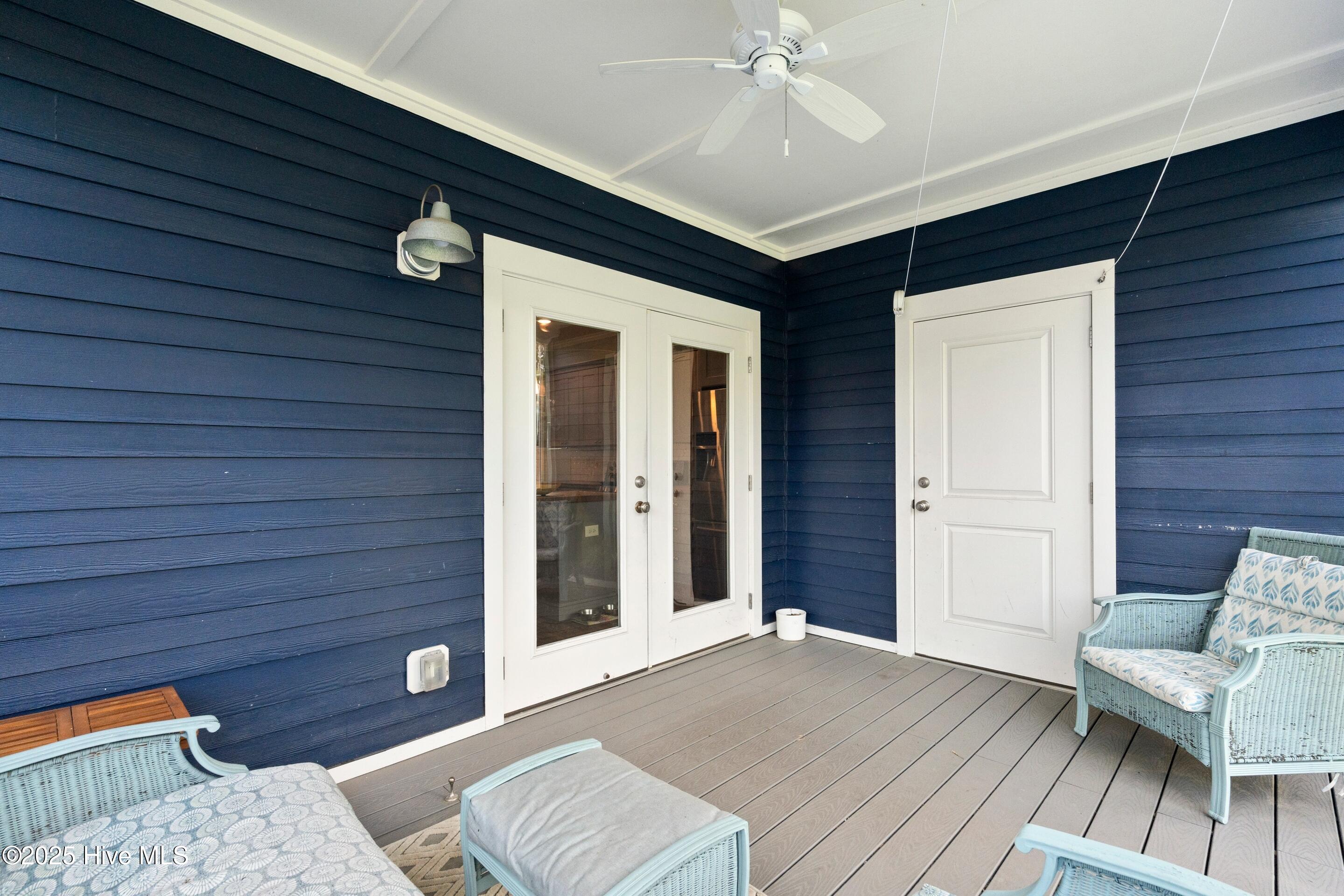 100567642 | Photo 43