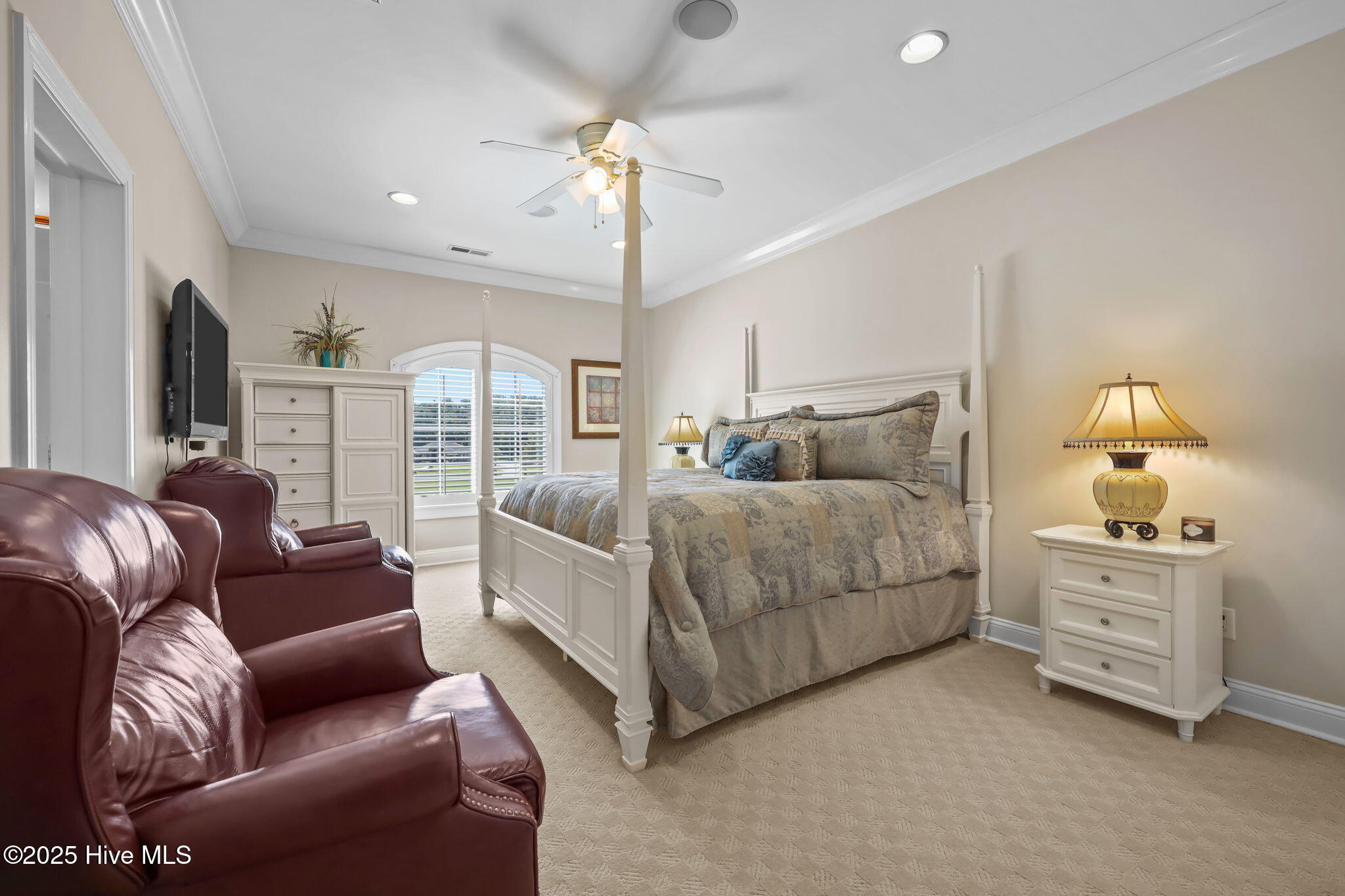 100529119 | Photo 37