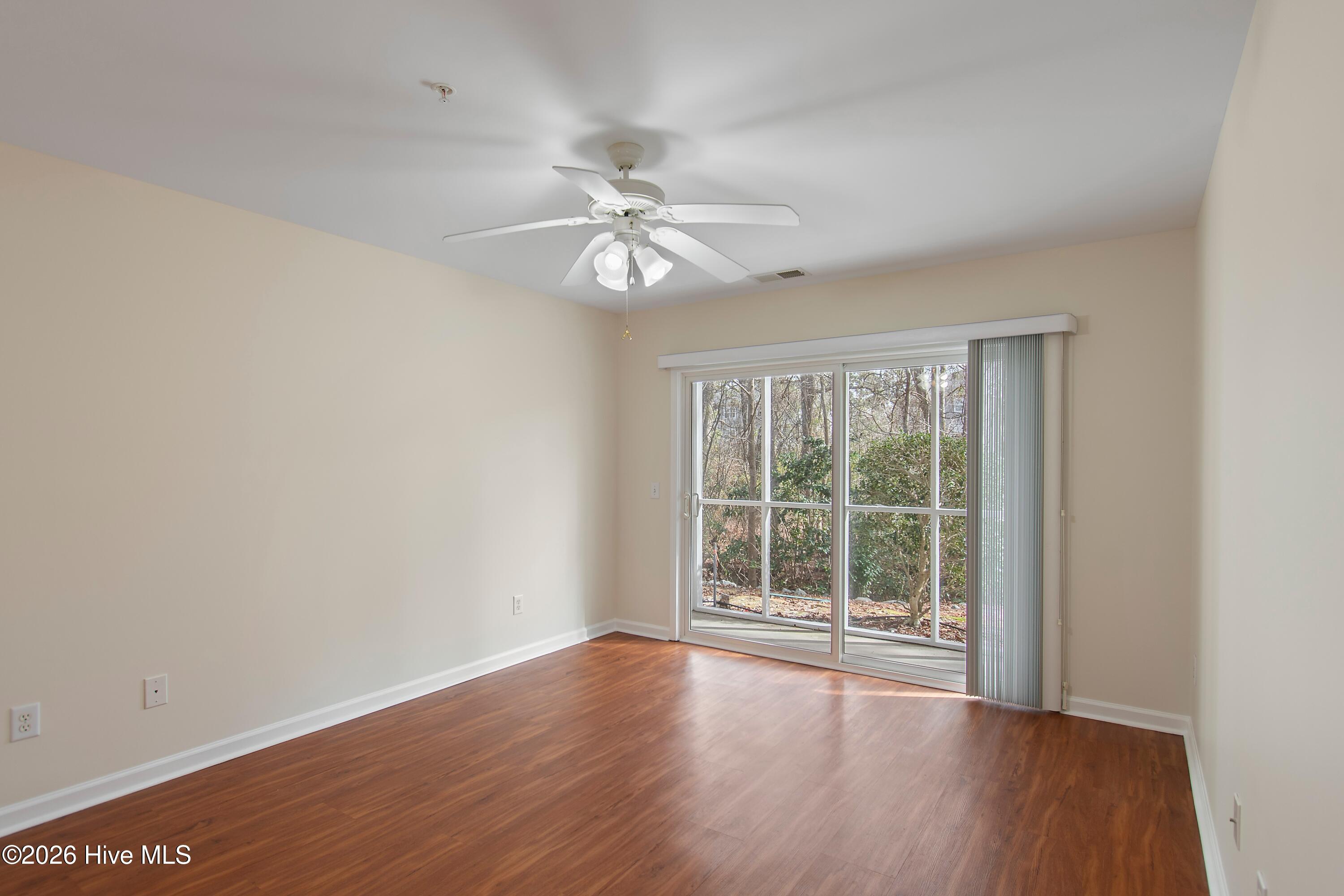 100550603 | Photo 24