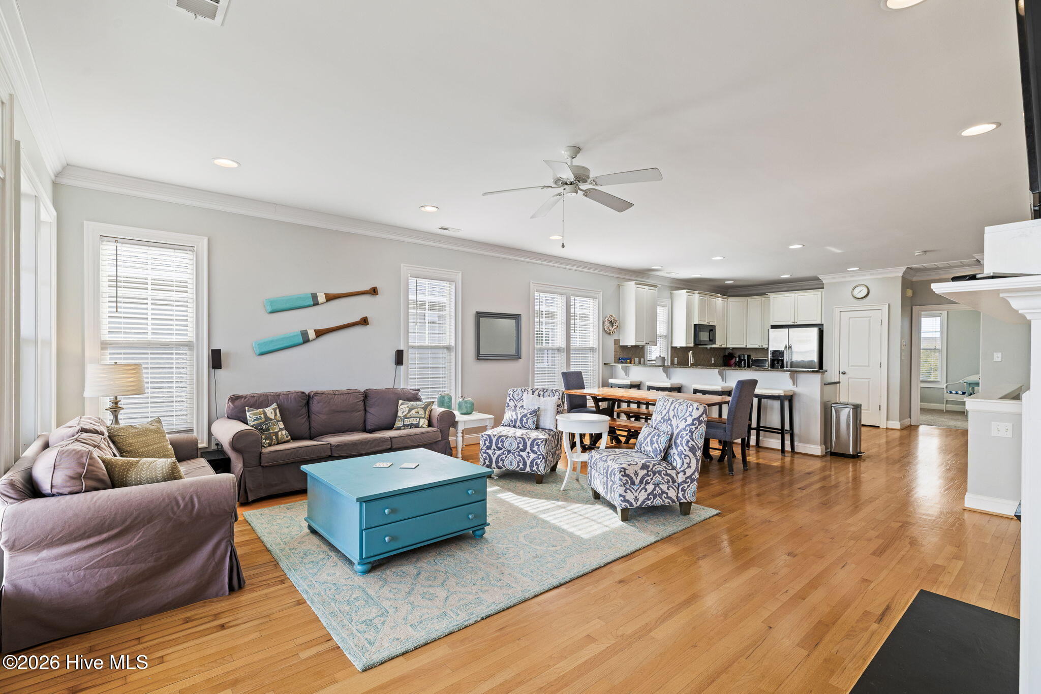 100551653 | Photo 43