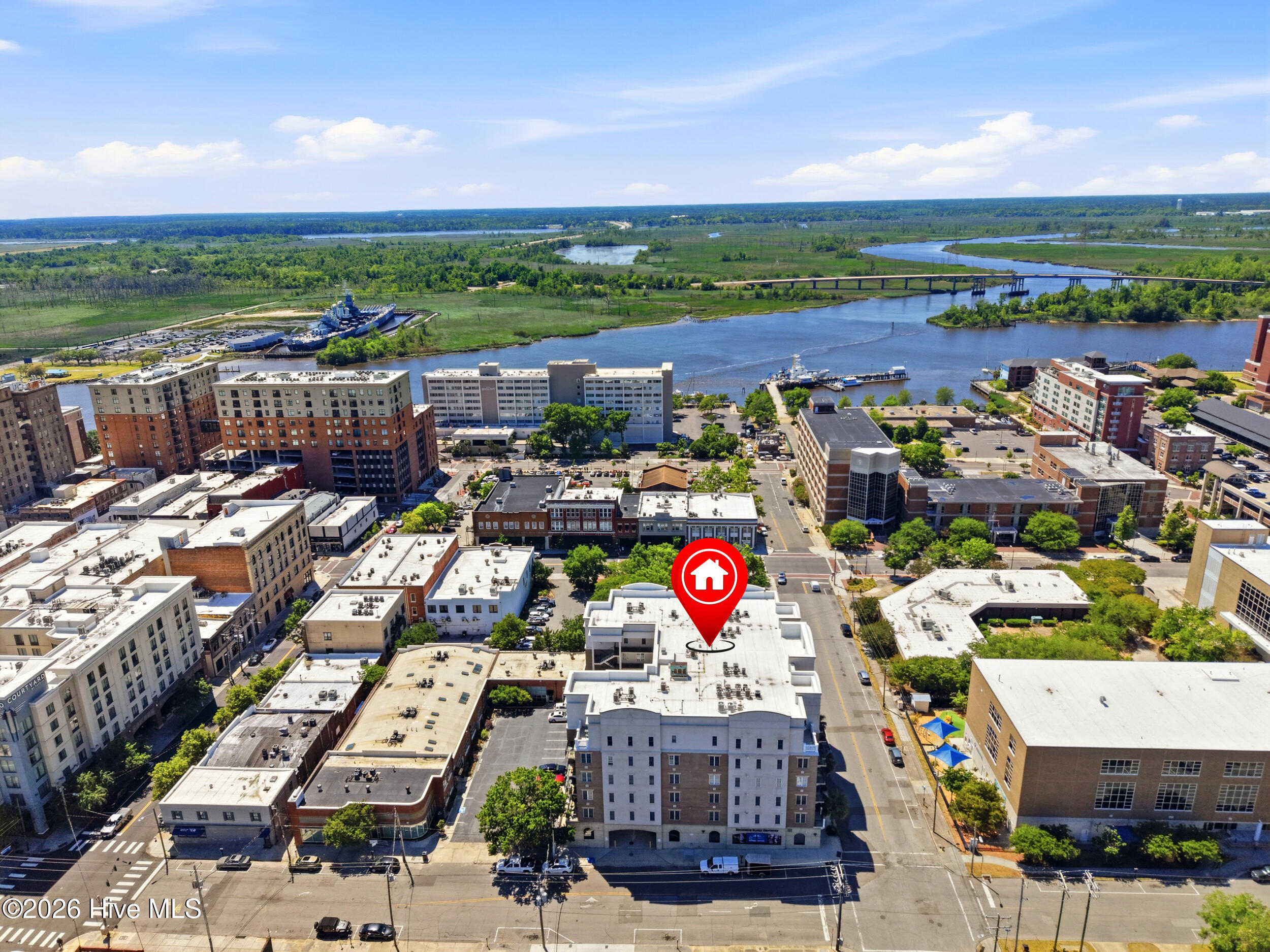 100570172 | Photo 51