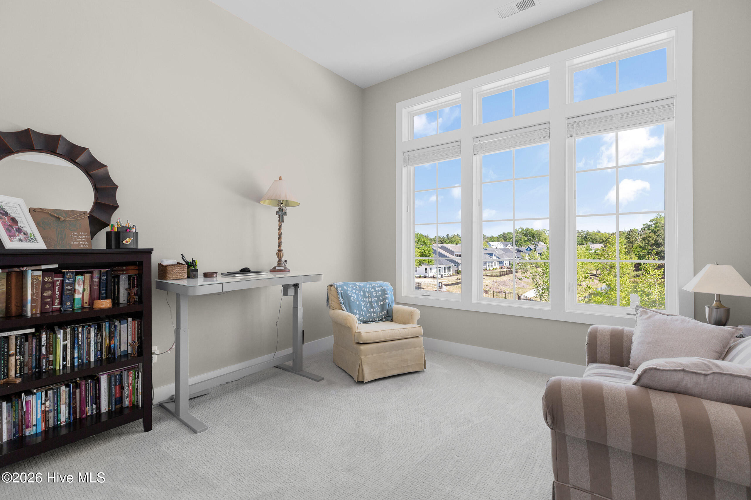 100563450 | Photo 33