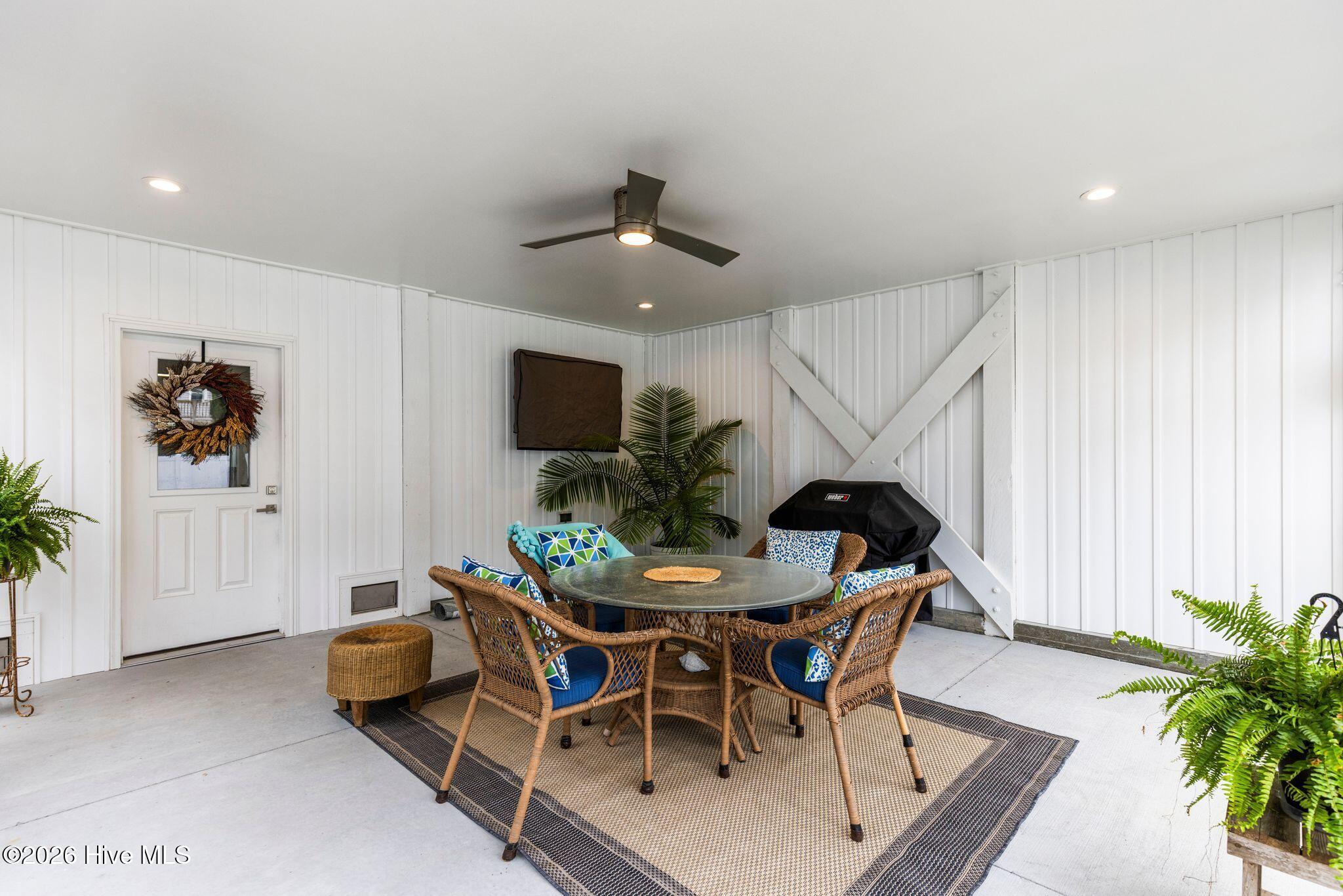 100570540 | Photo 59