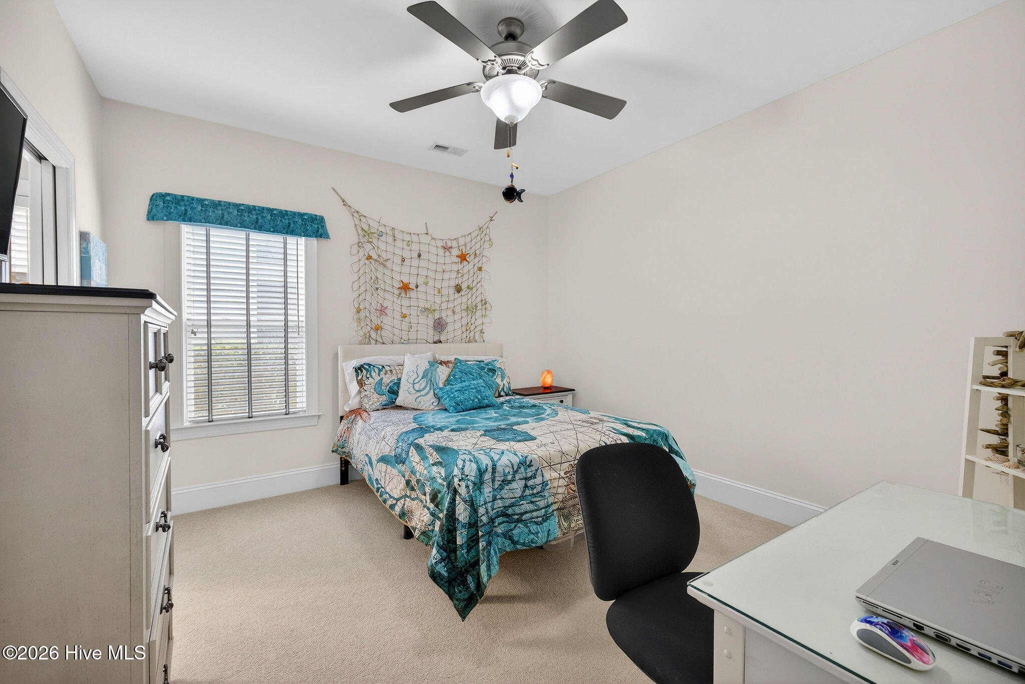 100557574 | Photo 35