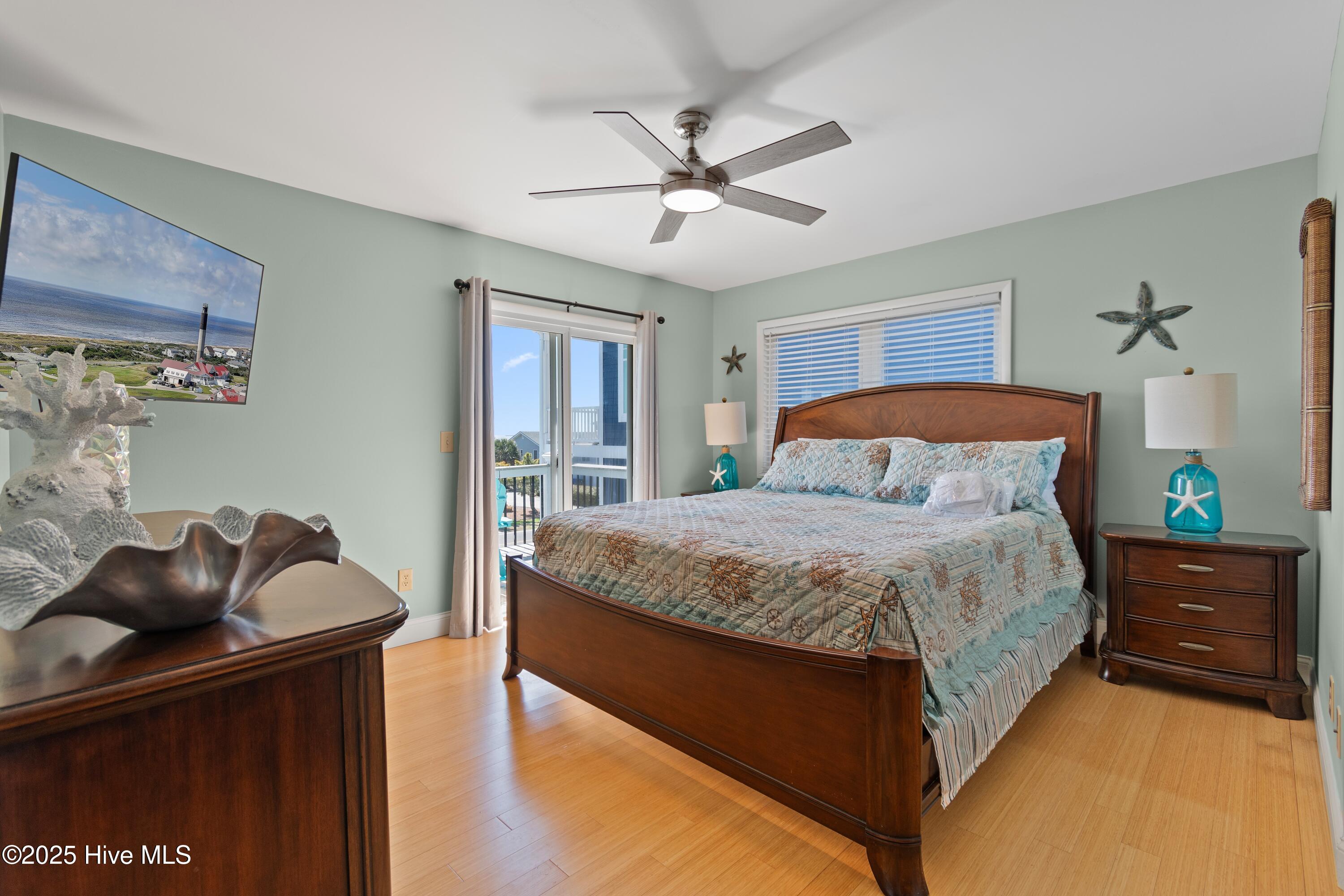 100494024 | Photo 42