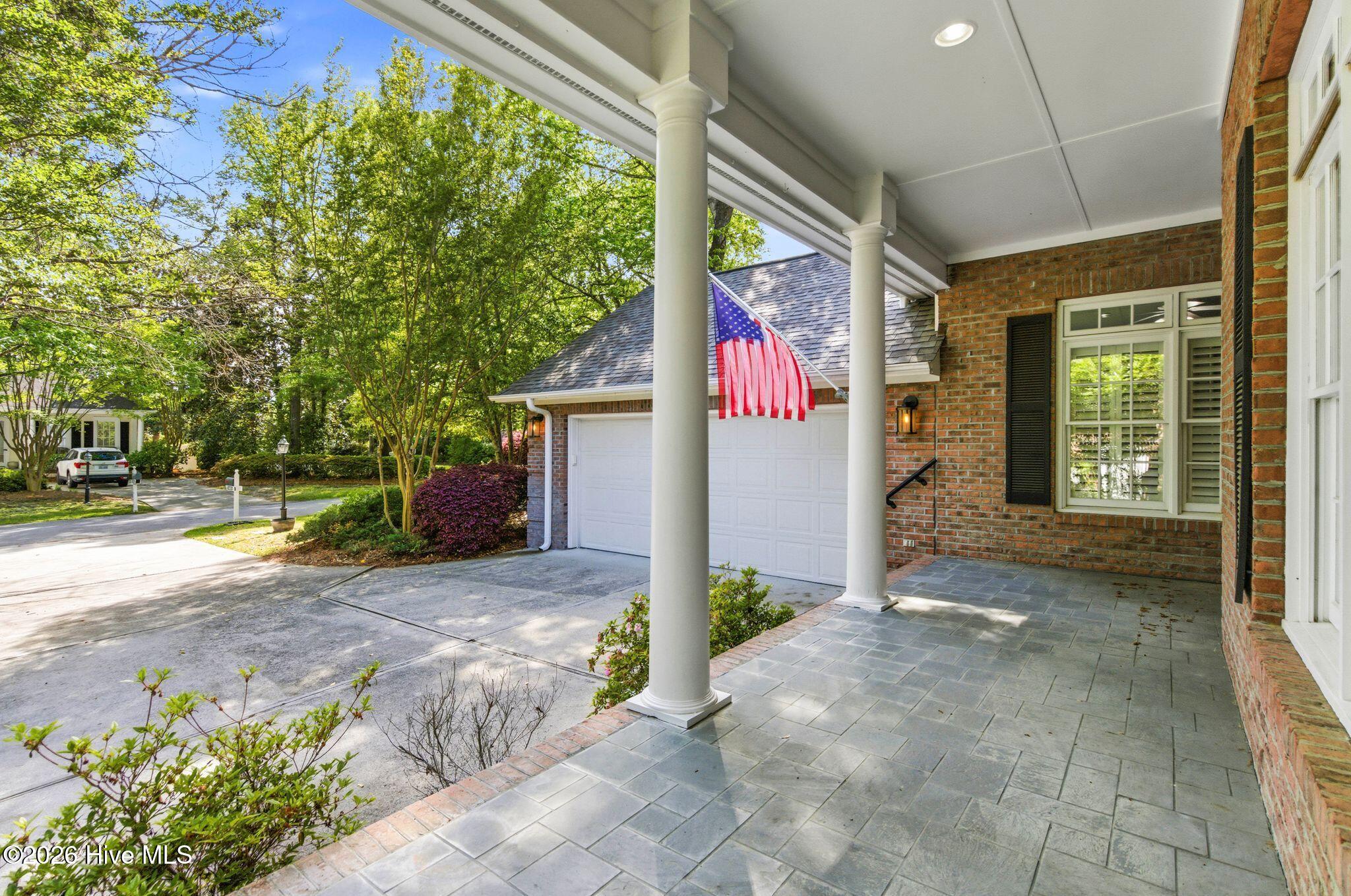 100567139 | Photo 44