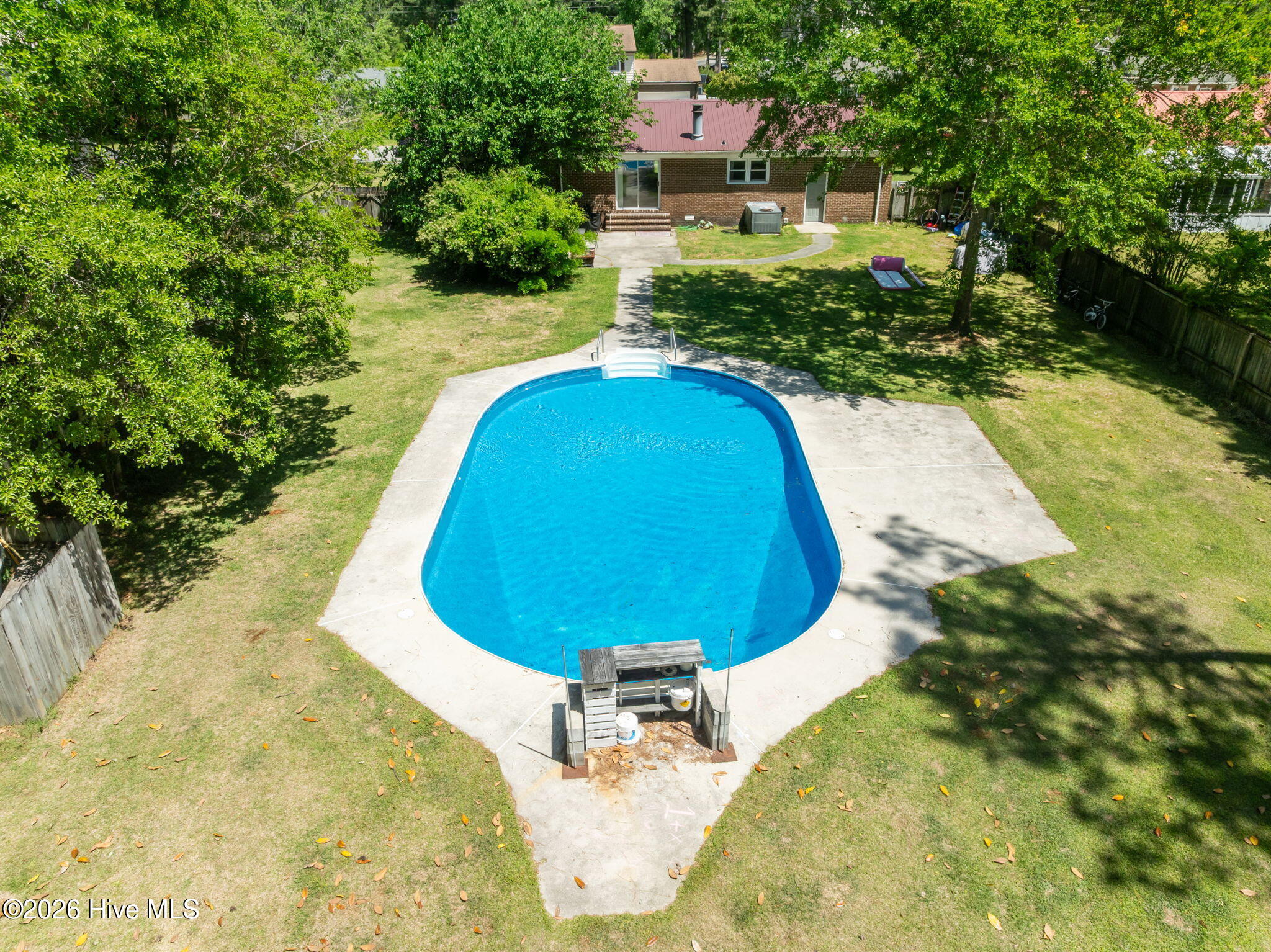 100569028 | Photo 16