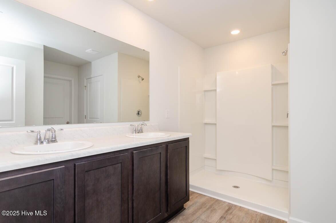 100546077 | Photo 14