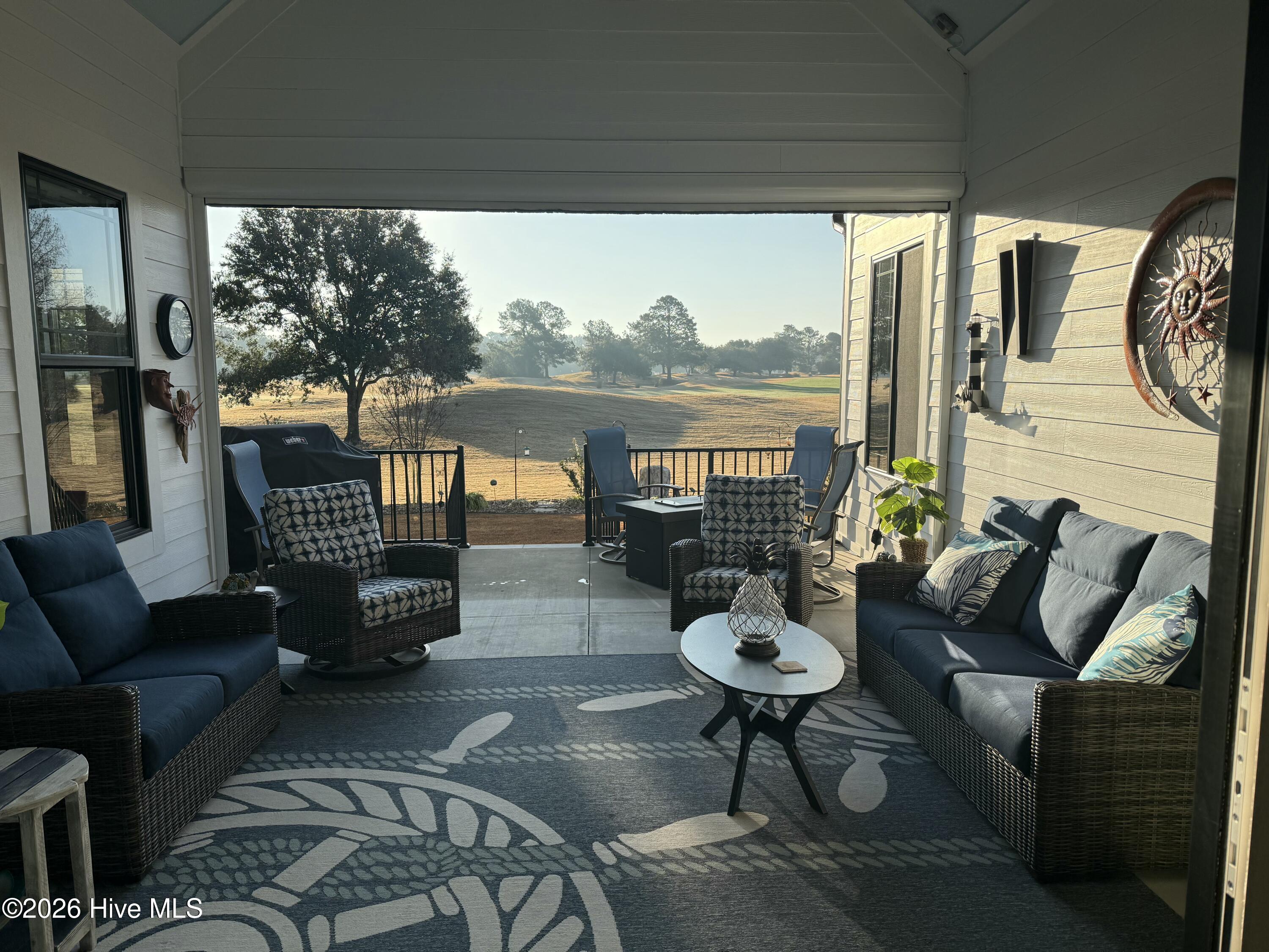 100547698 | Photo 55