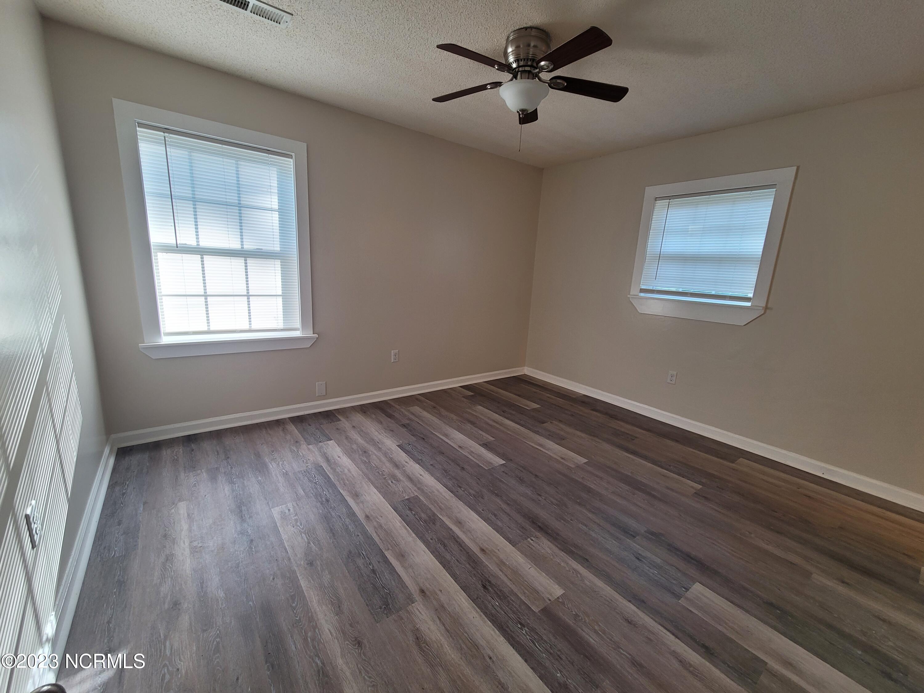 100543468 | Photo 15