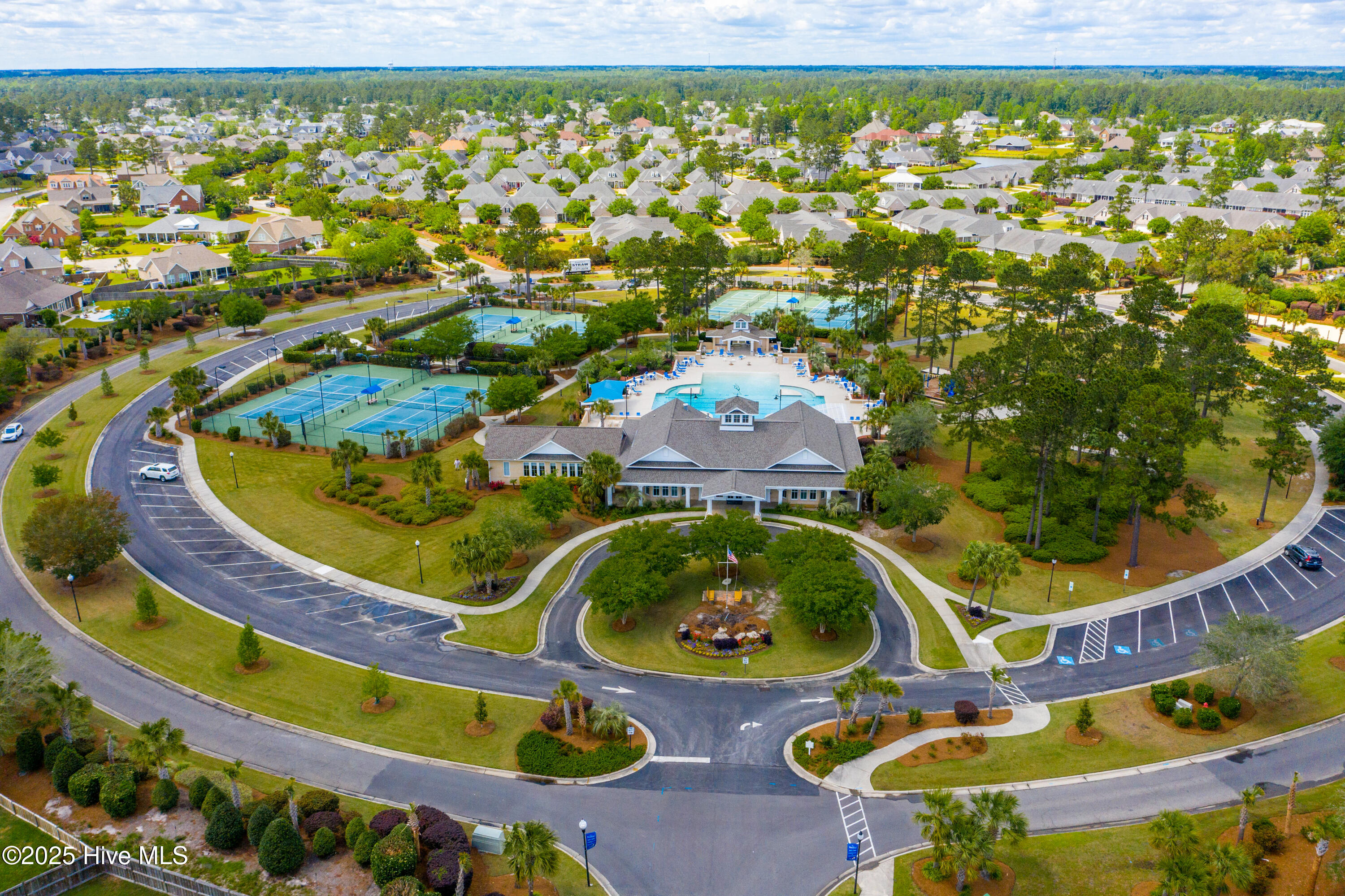 100547975 | Photo 39