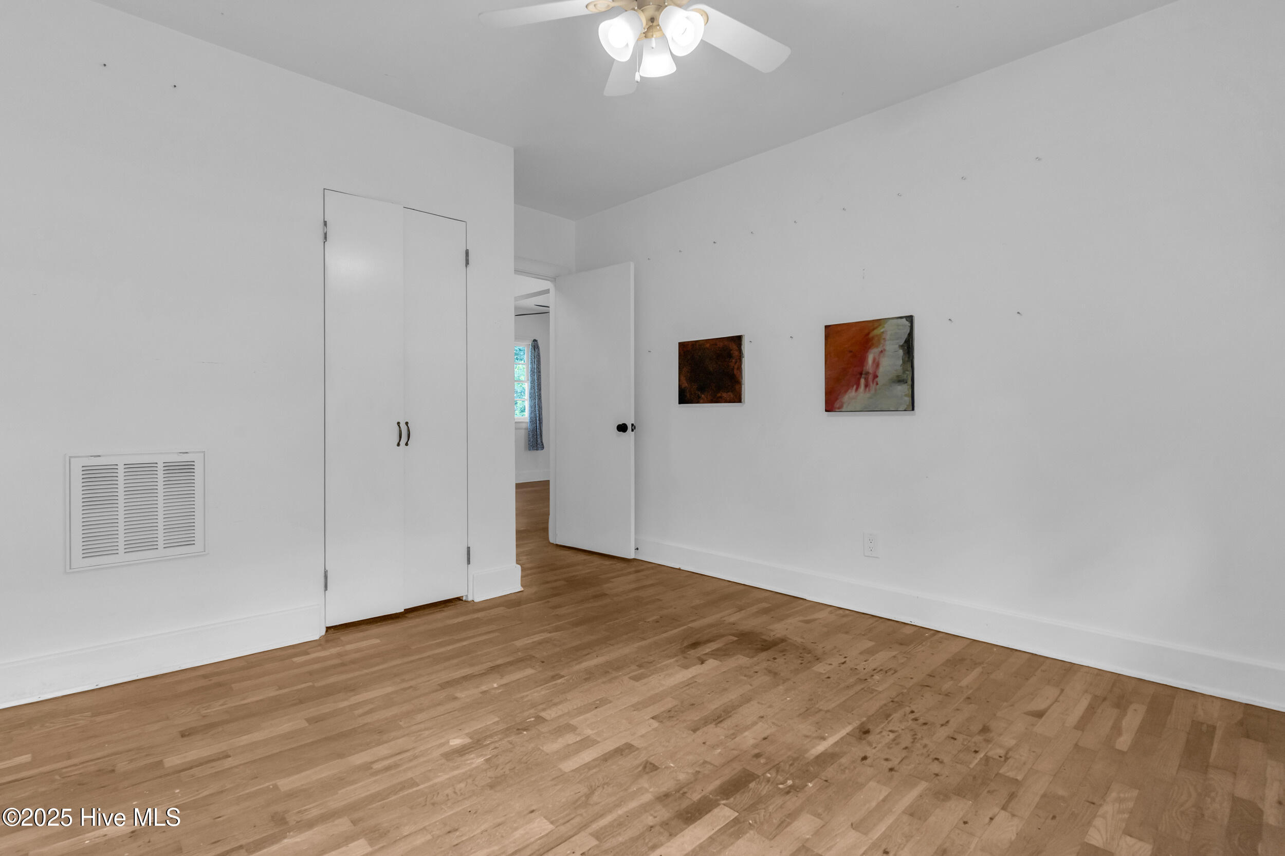 100527112 | Photo 15