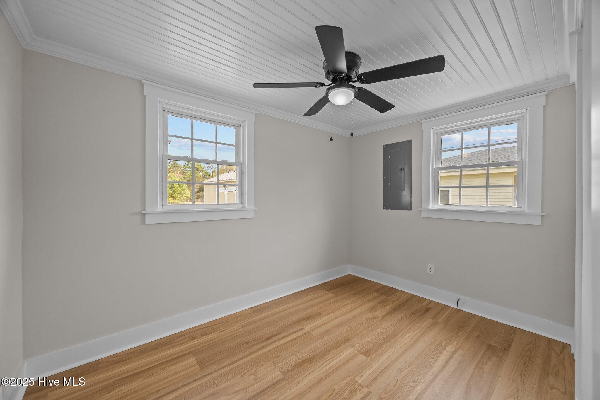 100499263 | Photo 14