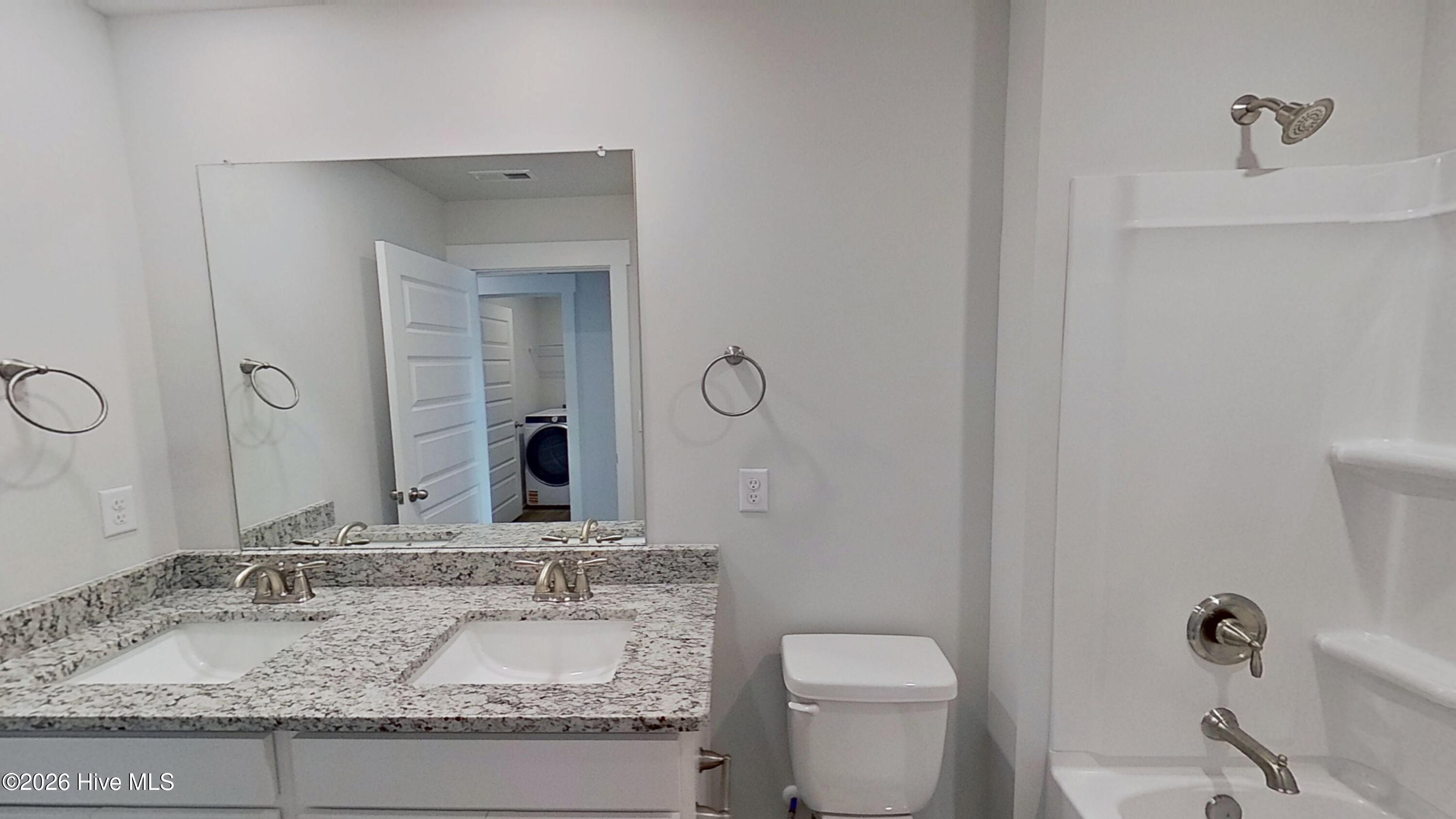 100553960 | Photo 19