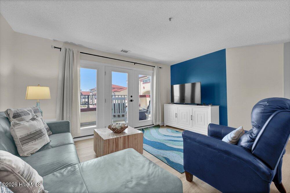 100569395 | Photo 10