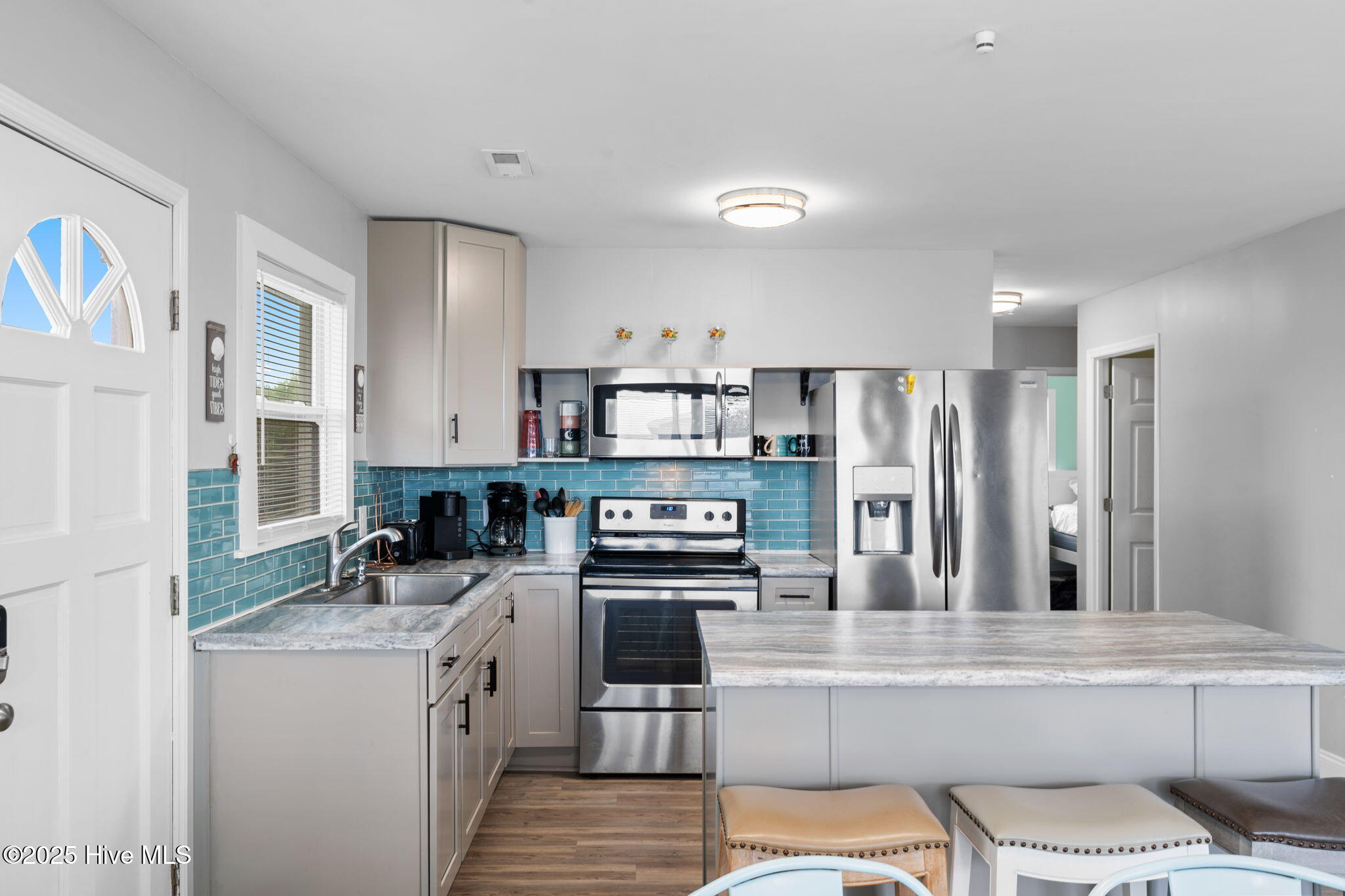 100510306 | Photo 13