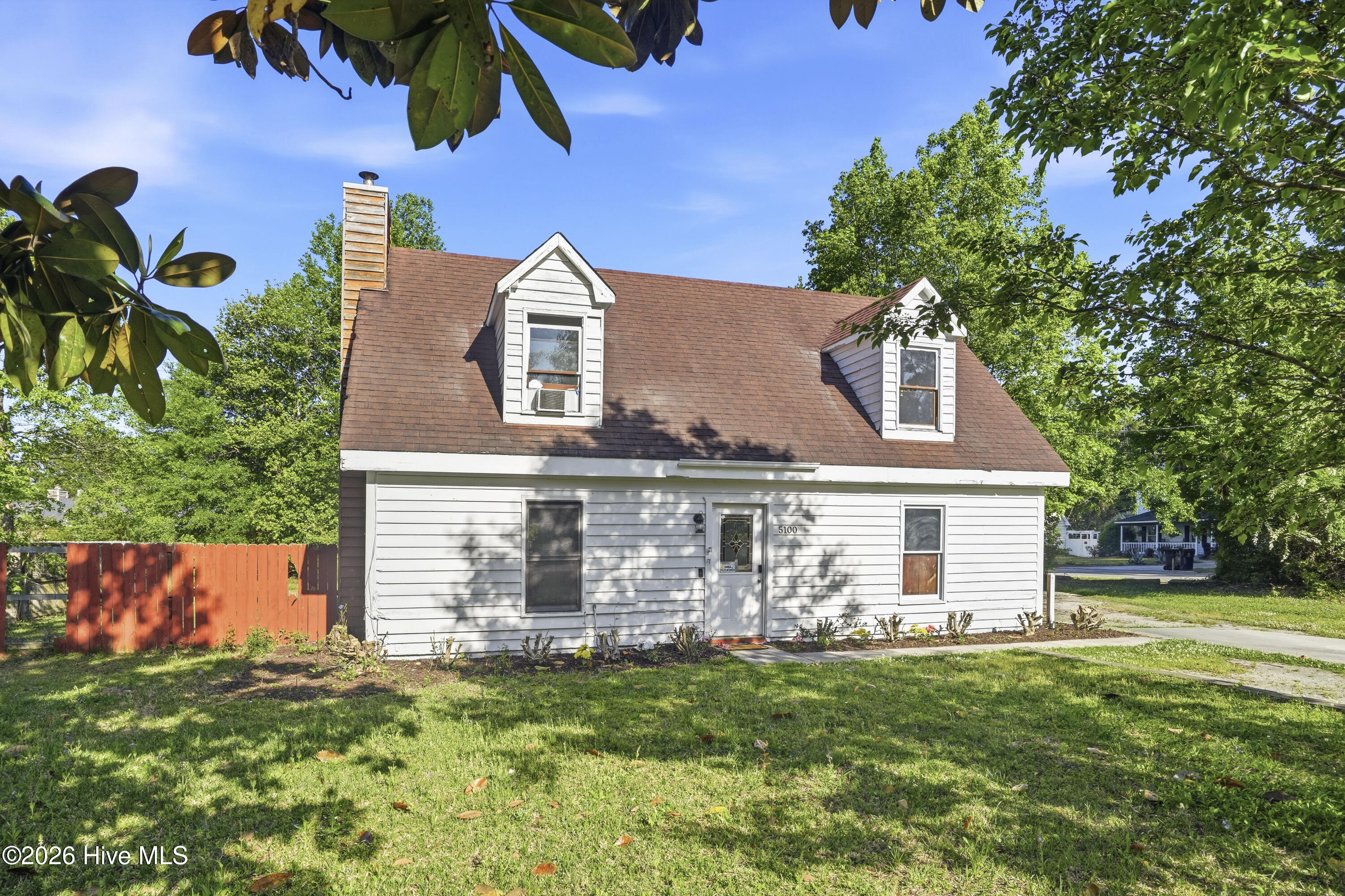 100568902 | Photo 22