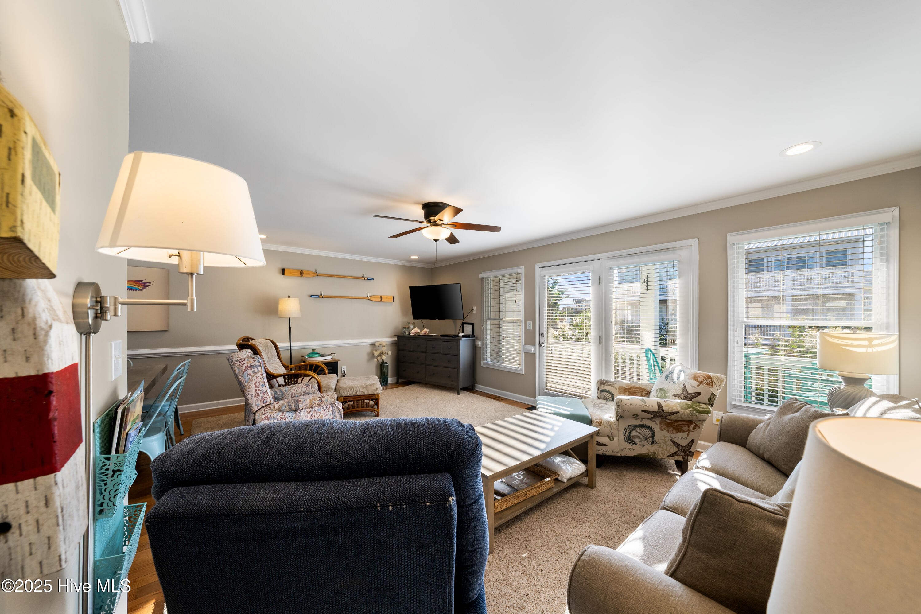 100532261 | Photo 32