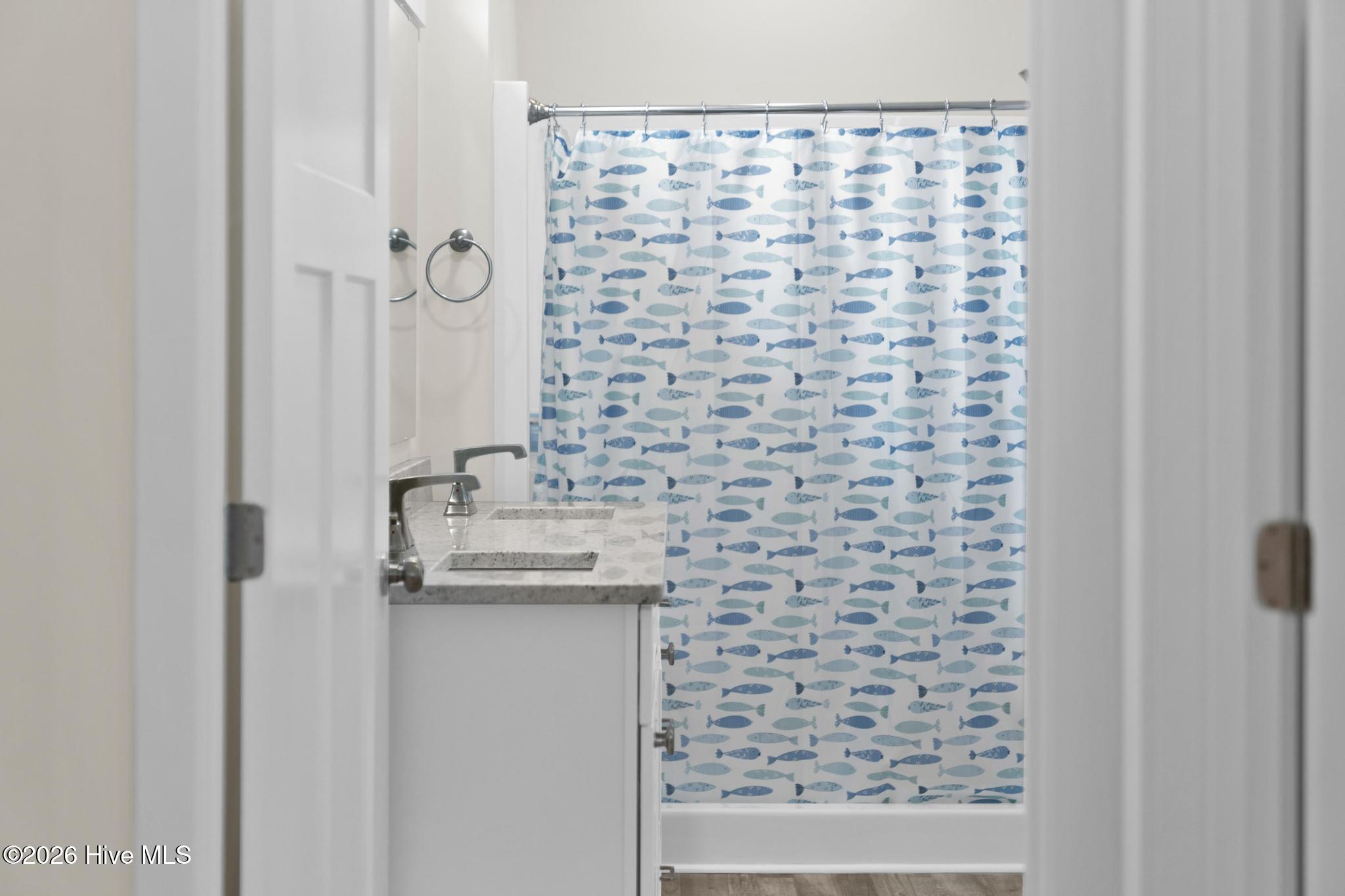 100564168 | Photo 12