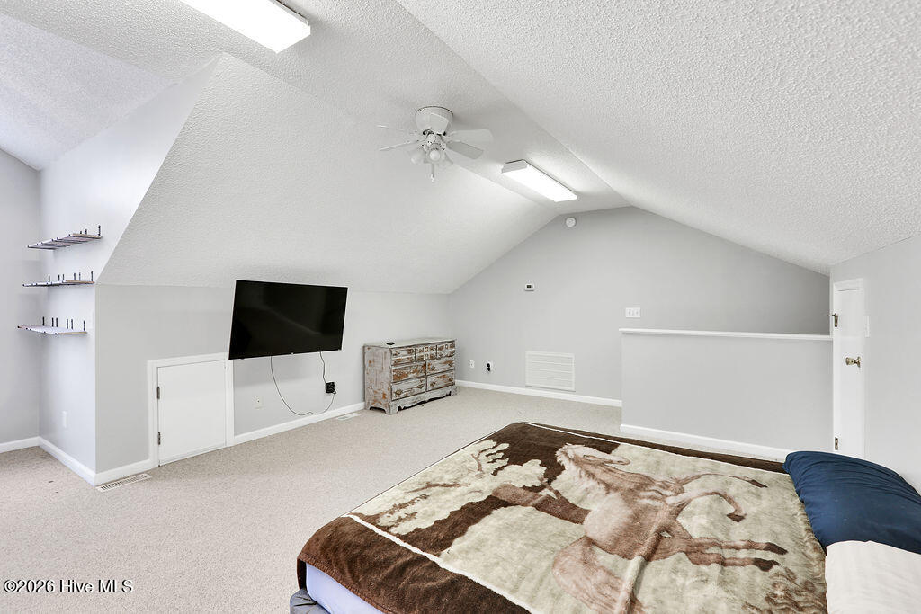 100551760 | Photo 36