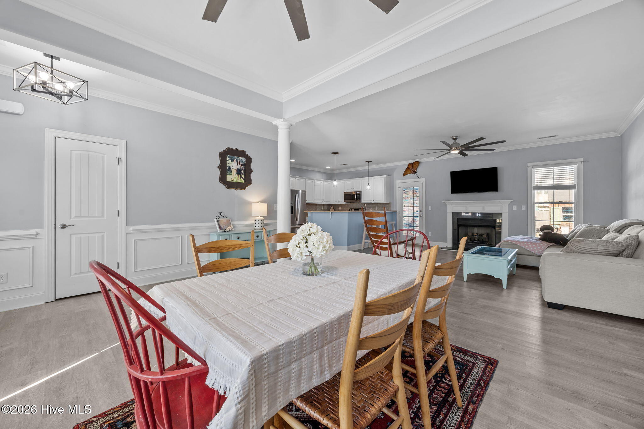 100548073 | Photo 12