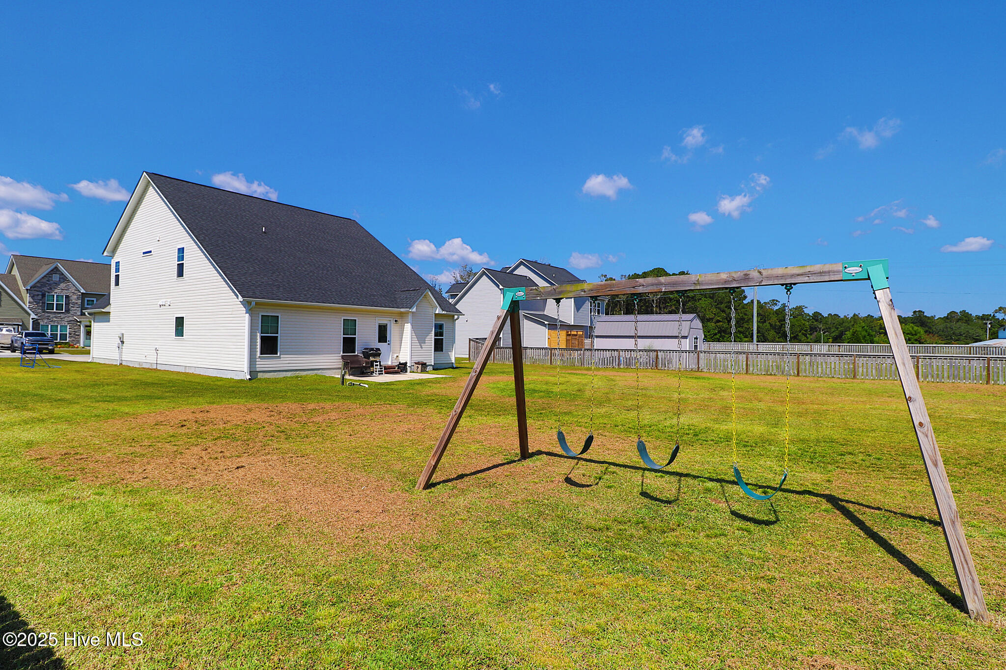 100532125 | Photo 35