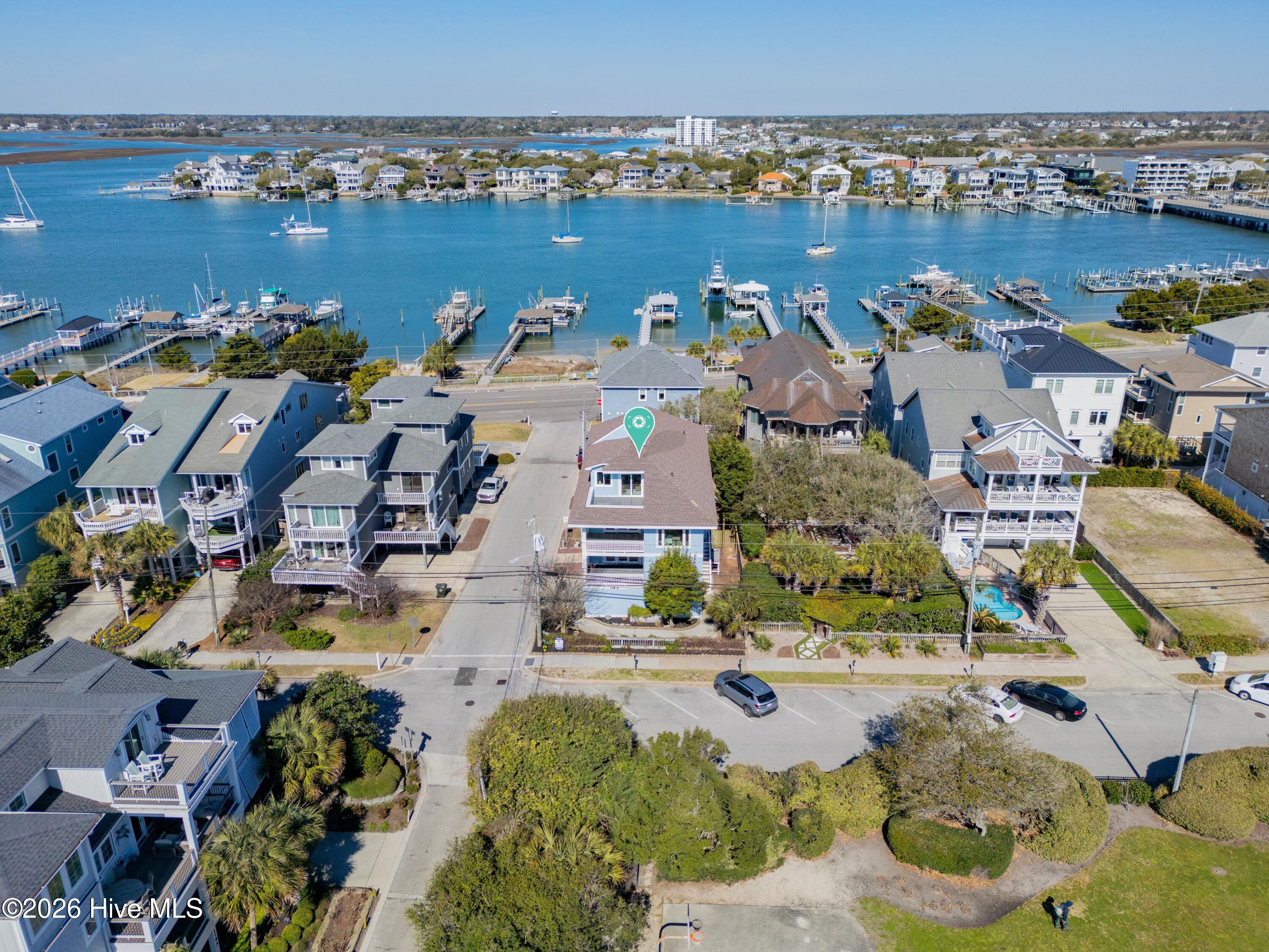 100560117 | Photo 27